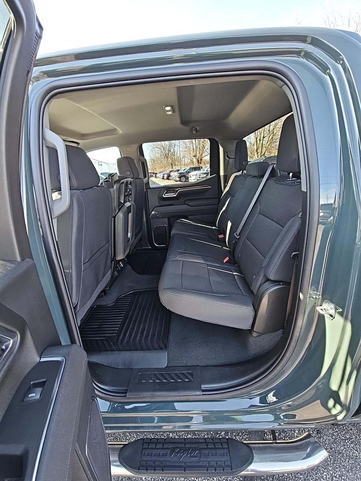 2025 Chevrolet Silverado 1500 LT AWD