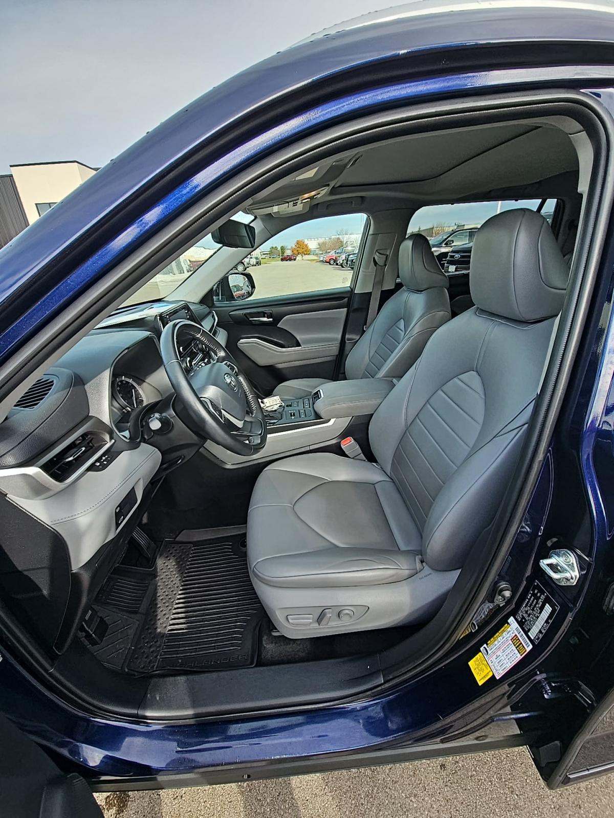 2022 Toyota Highlander XLE AWD