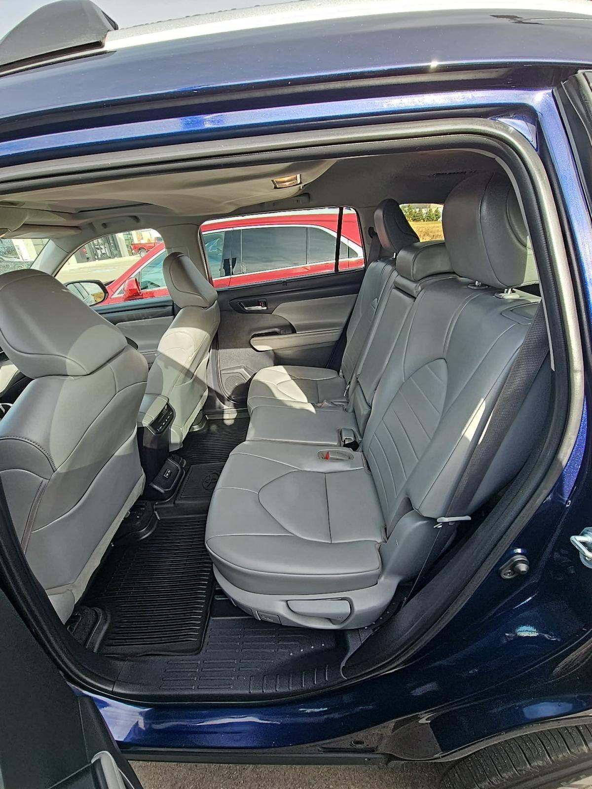 2022 Toyota Highlander XLE AWD