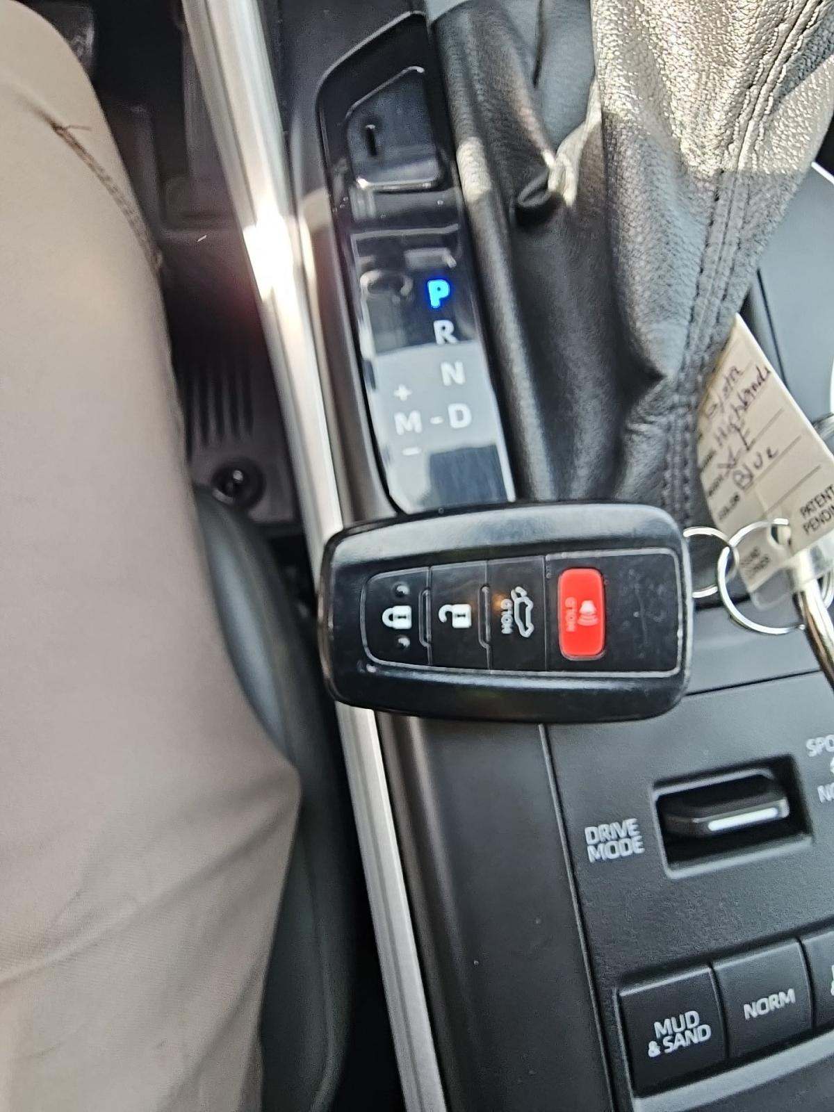 2022 Toyota Highlander XLE AWD