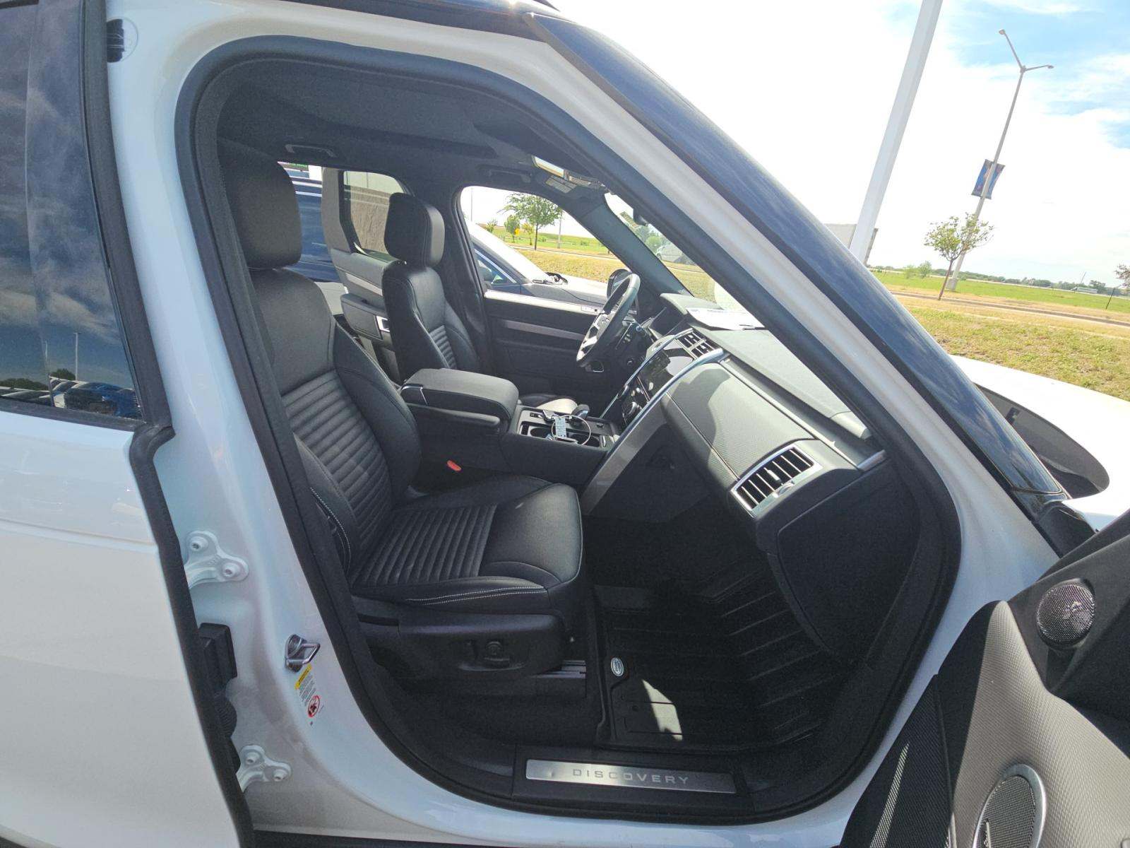 2024 Land Rover Discovery Dynamic SE AWD