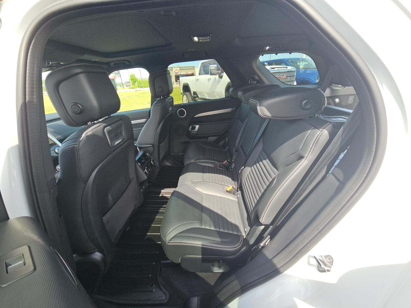 2024 Land Rover Discovery Dynamic SE AWD