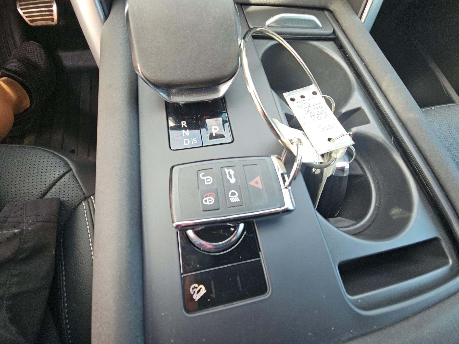 2024 Land Rover Discovery Dynamic SE AWD