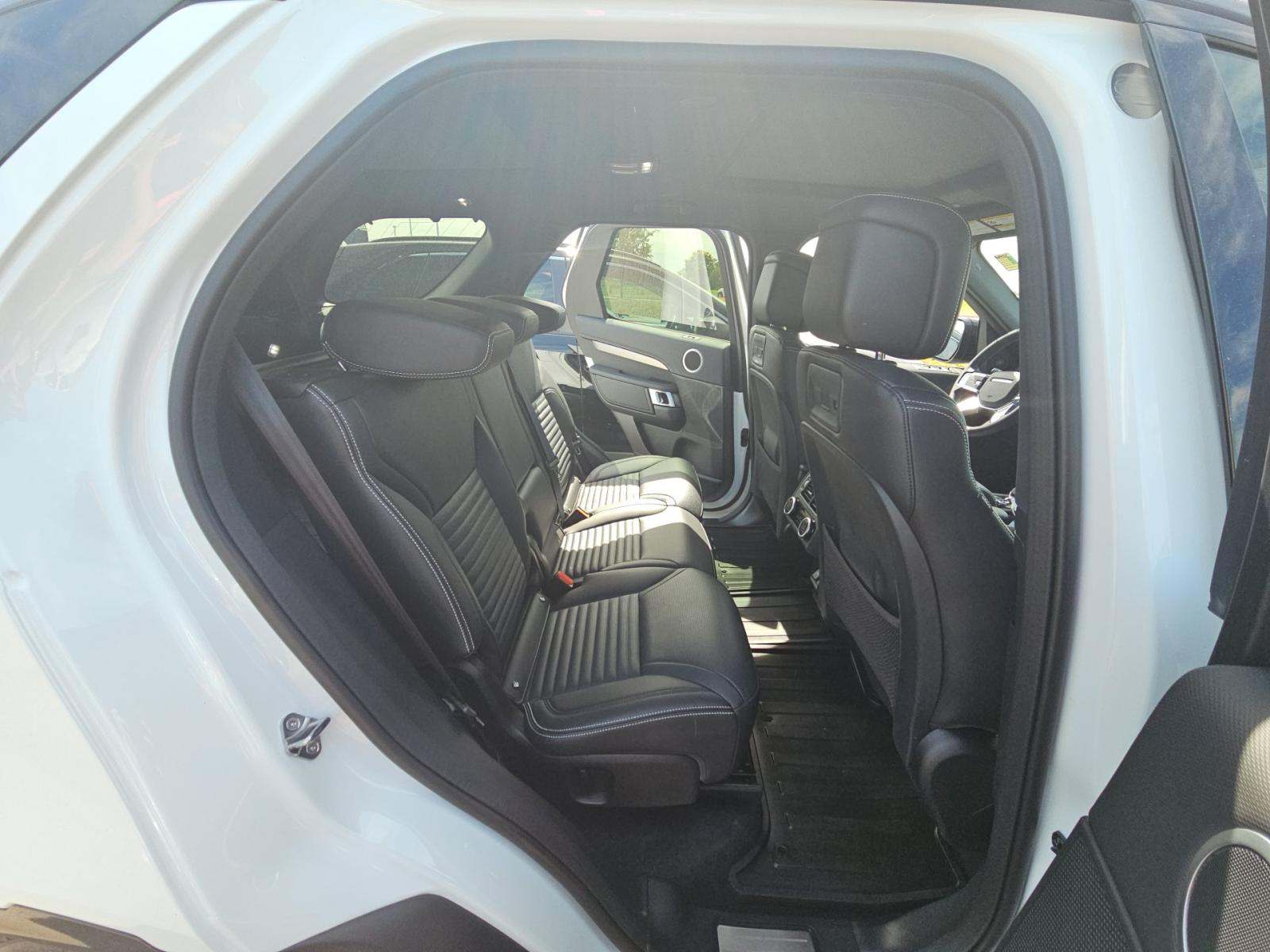 2024 Land Rover Discovery Dynamic SE AWD