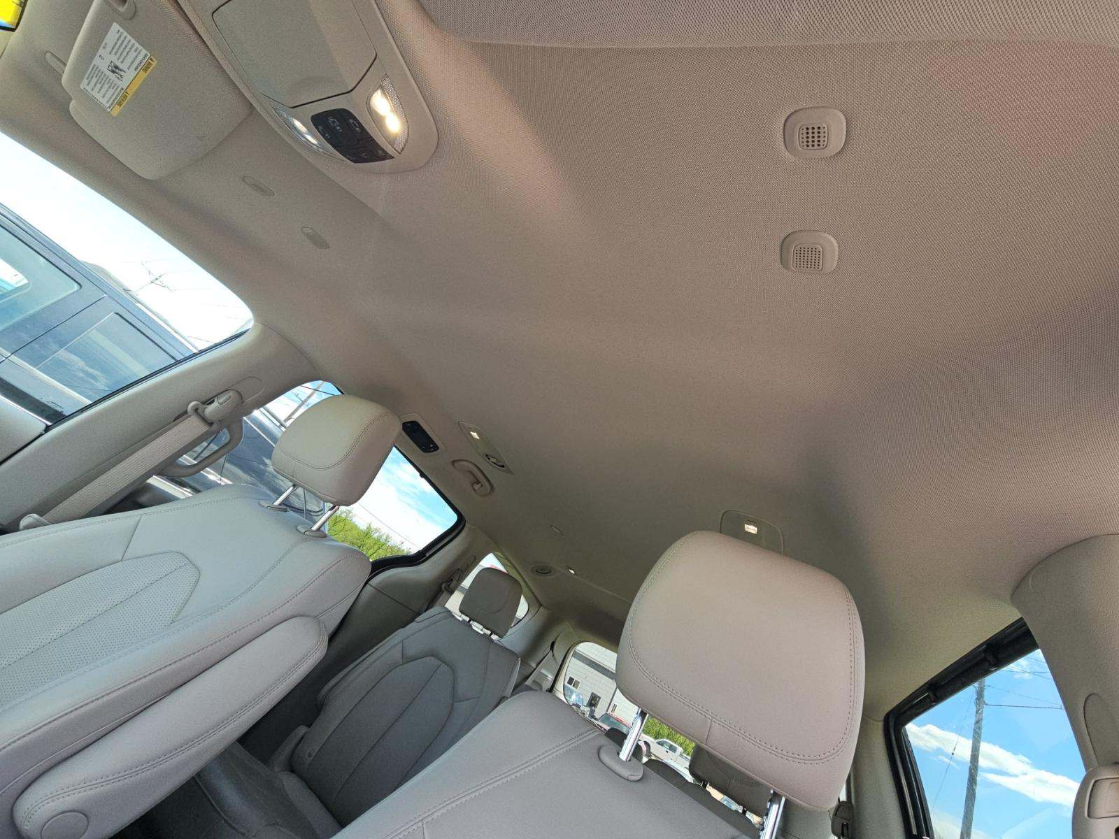 CHRYSLER VOYAGER - 7