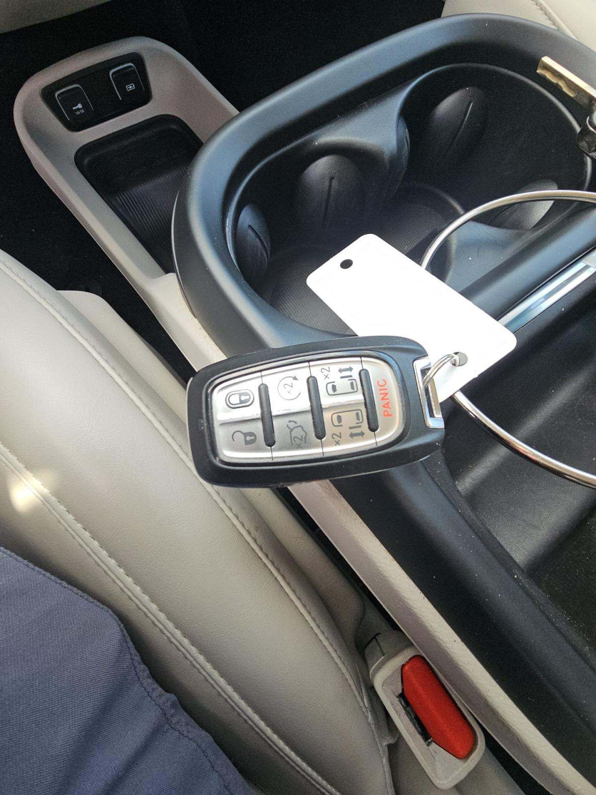 CHRYSLER VOYAGER - 4