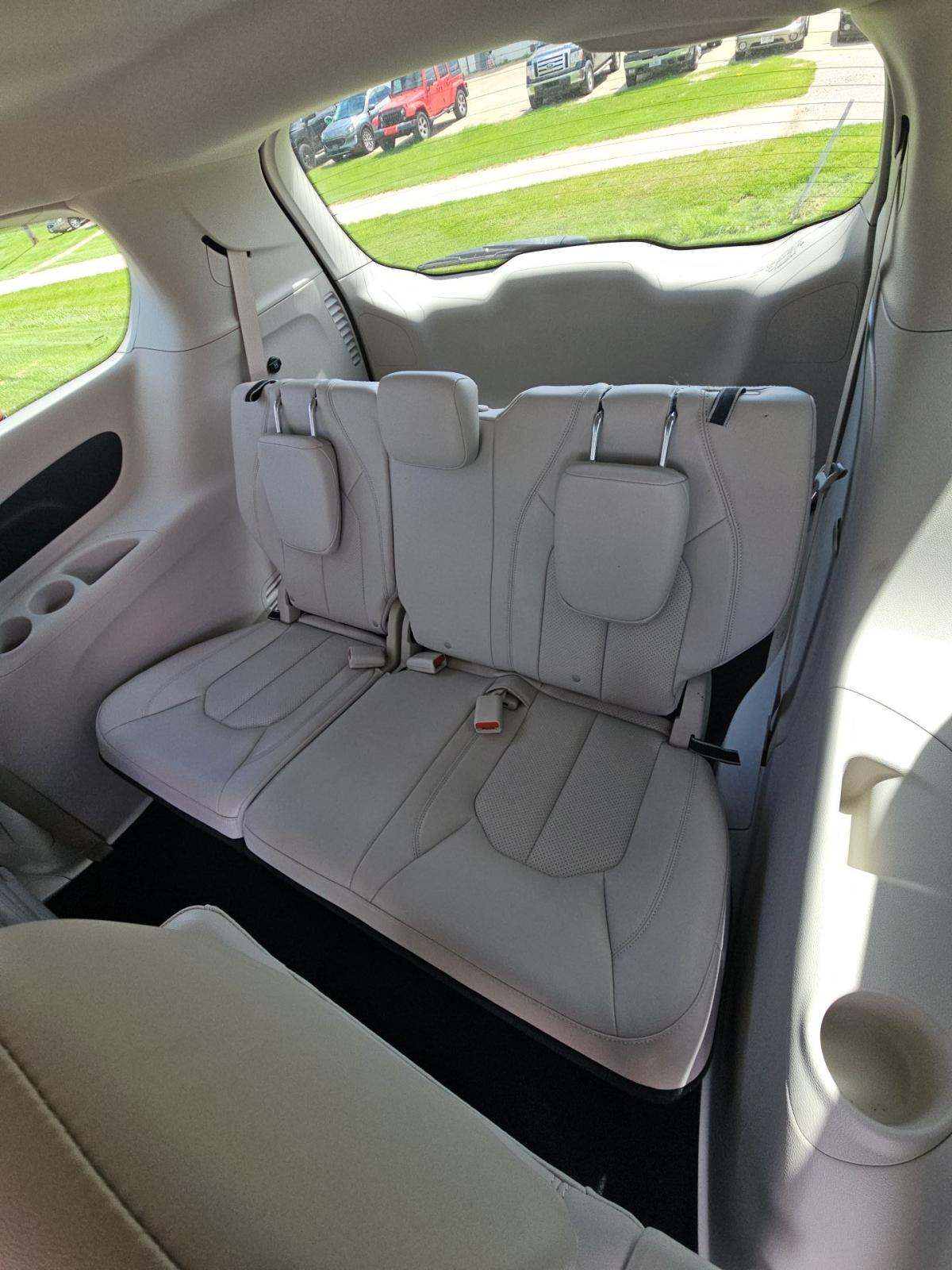 CHRYSLER VOYAGER - 10