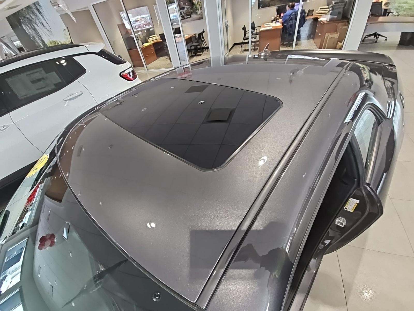 2022 Dodge Challenger R/T Scat Pack Widebody RWD