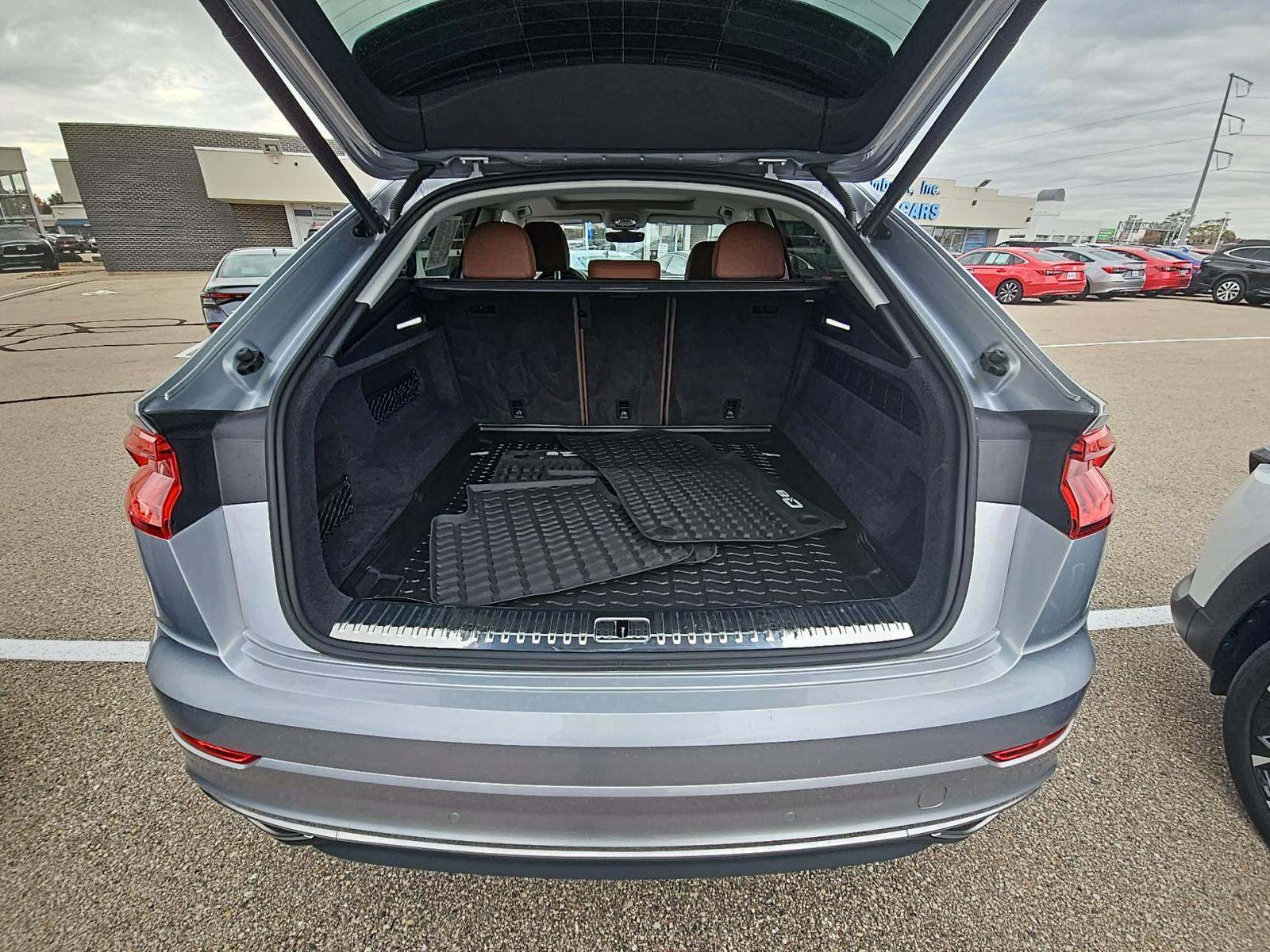 2022 Audi Q8 Premium AWD