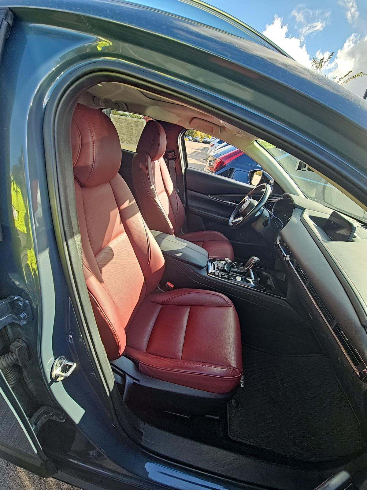 2023 MAZDA CX-30 2.5 S Carbon Edition AWD