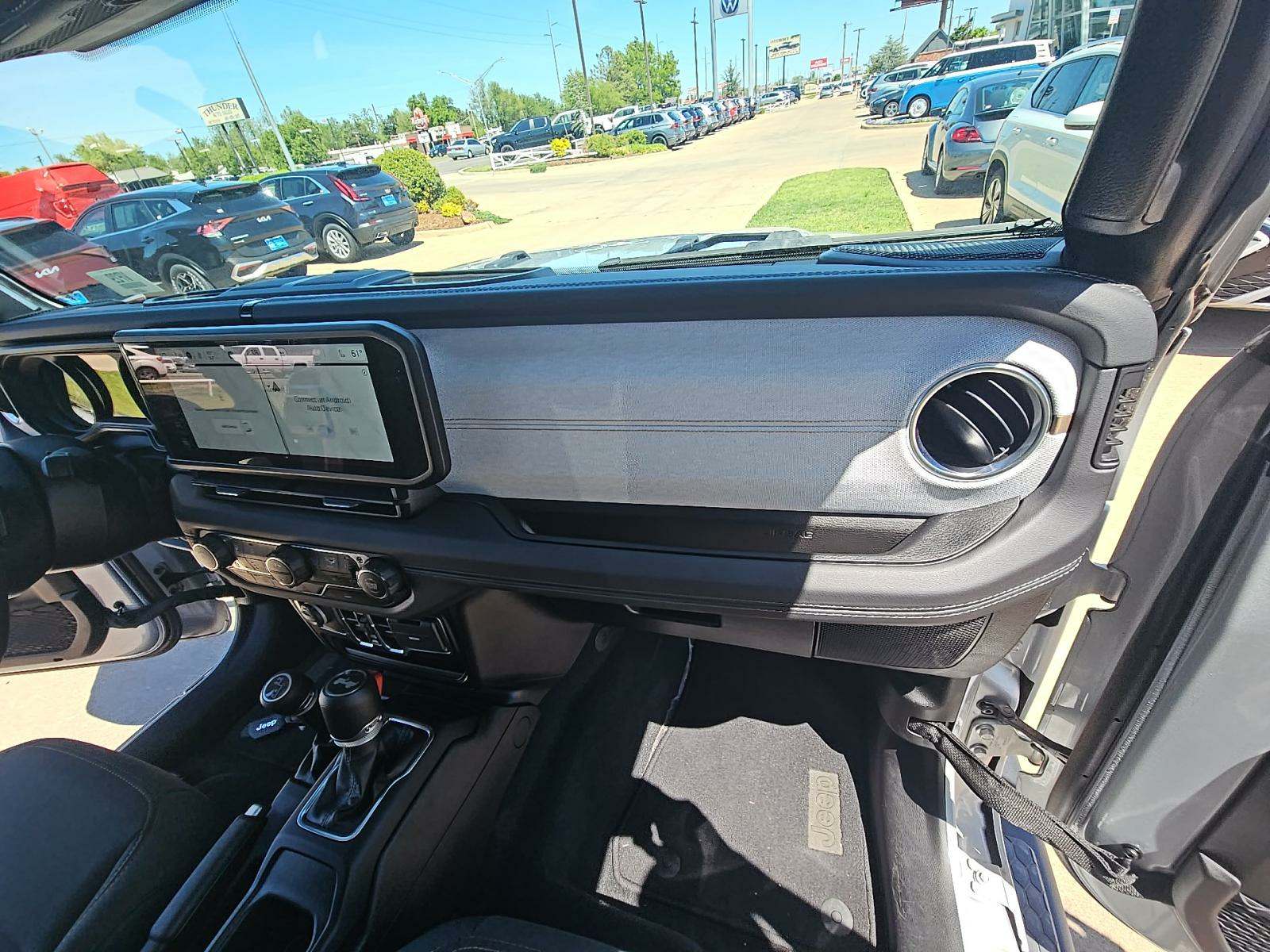 2024 Jeep Wrangler Sahara AWD