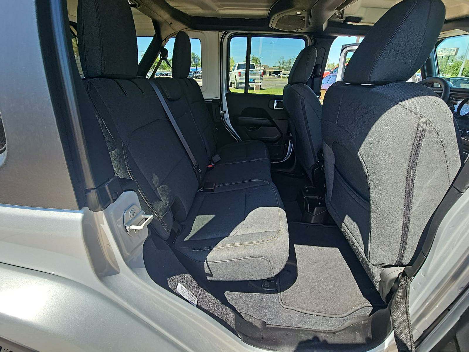 2024 Jeep Wrangler Sahara AWD