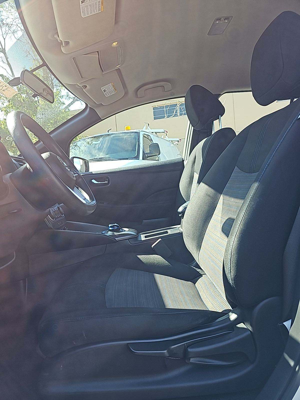 2018 Nissan LEAF S FWD