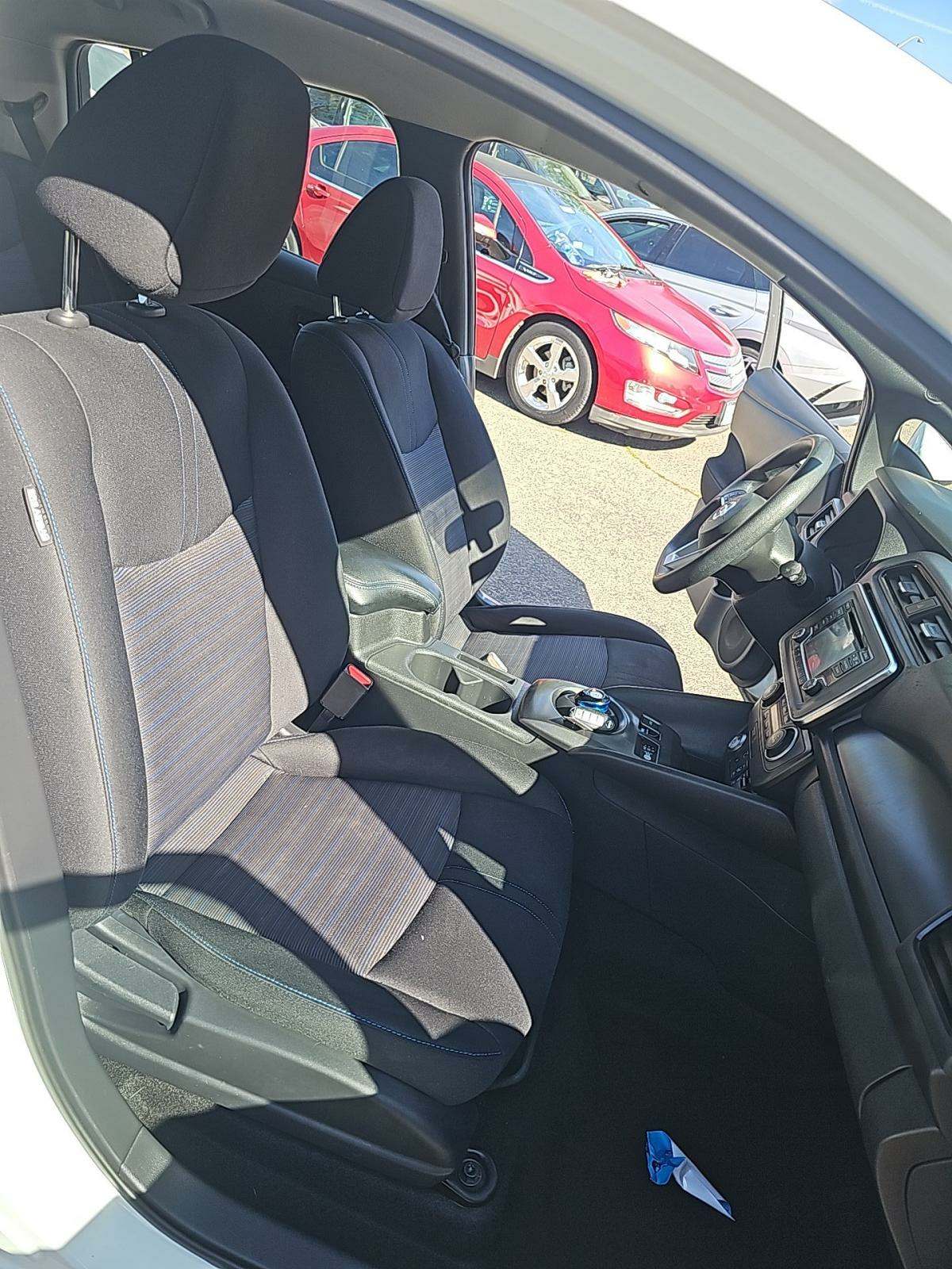 2018 Nissan LEAF S FWD