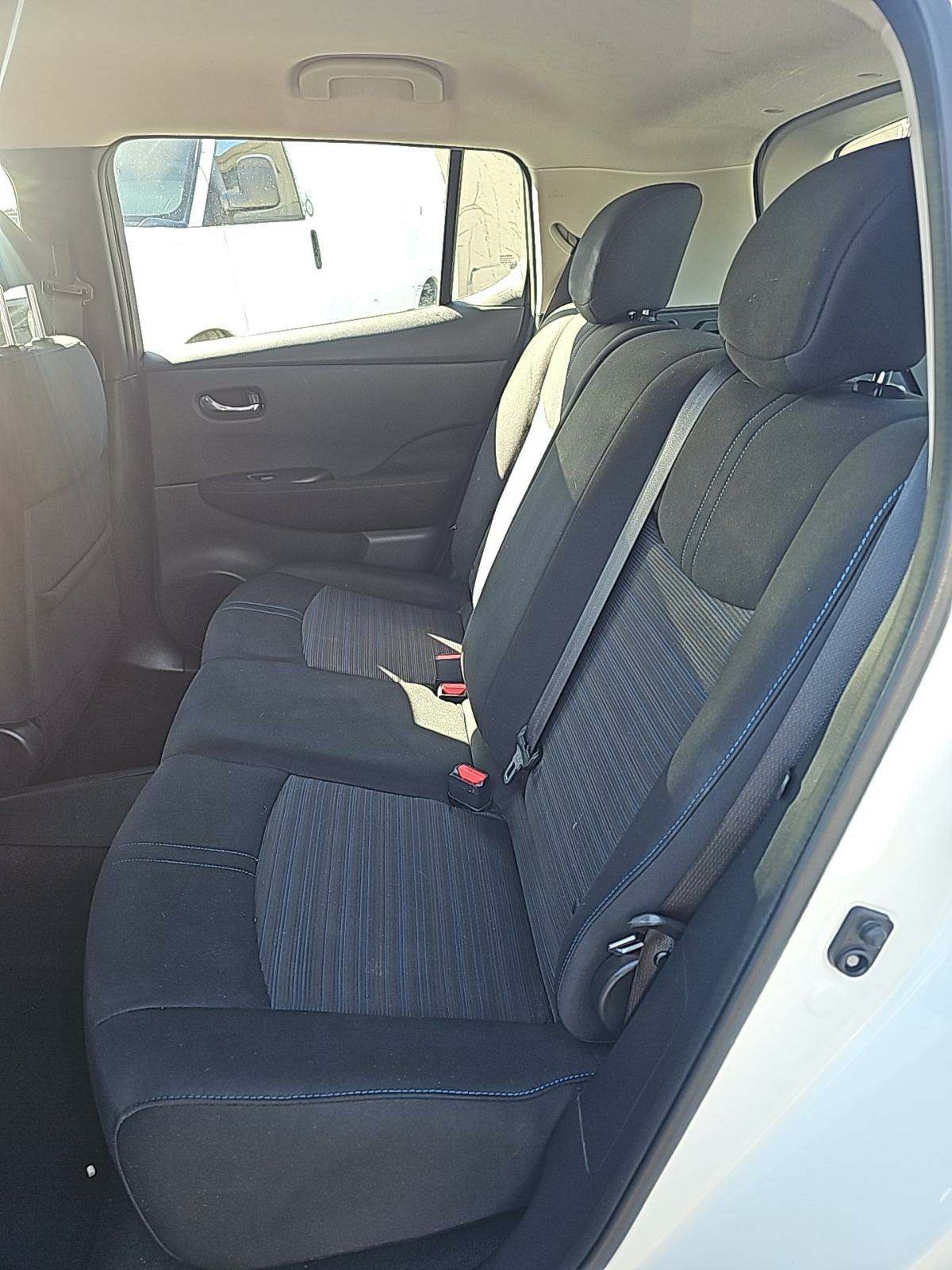 2018 Nissan LEAF S FWD