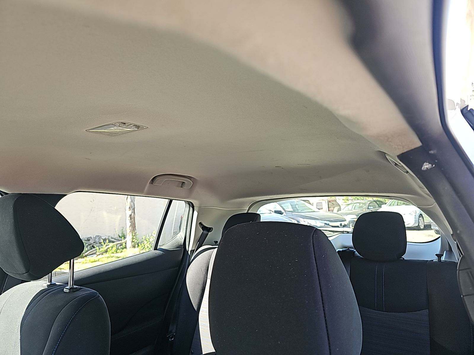 2018 Nissan LEAF S FWD