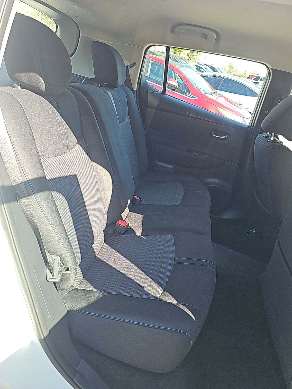 2018 Nissan LEAF S FWD