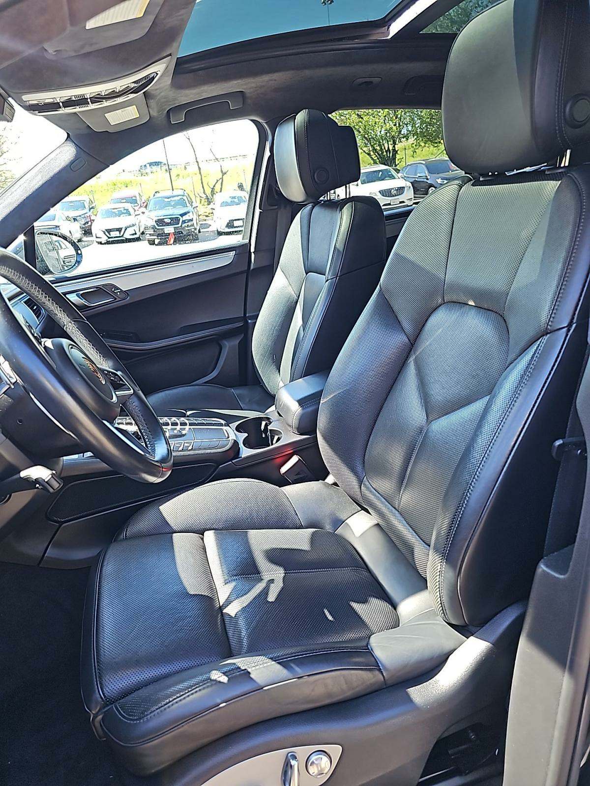 2017 Porsche Macan Turbo AWD