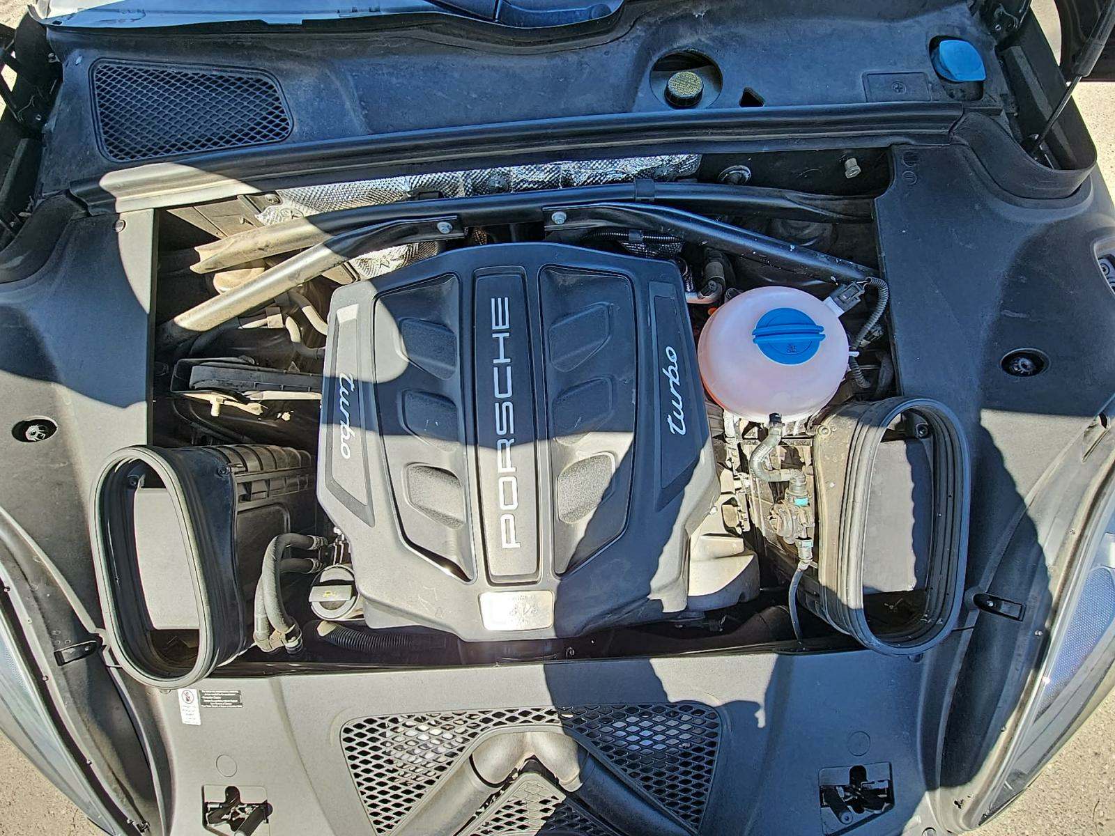 2017 Porsche Macan Turbo AWD