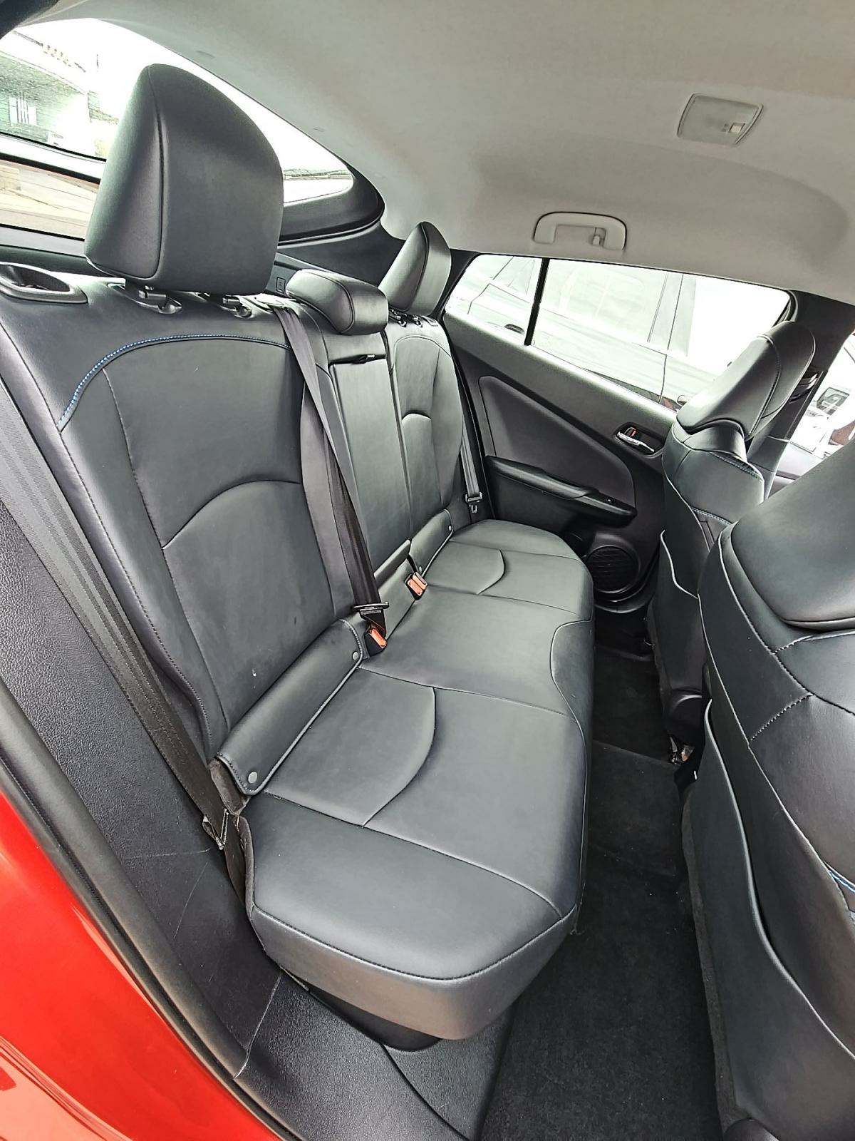 2018 Toyota Prius Four Touring FWD