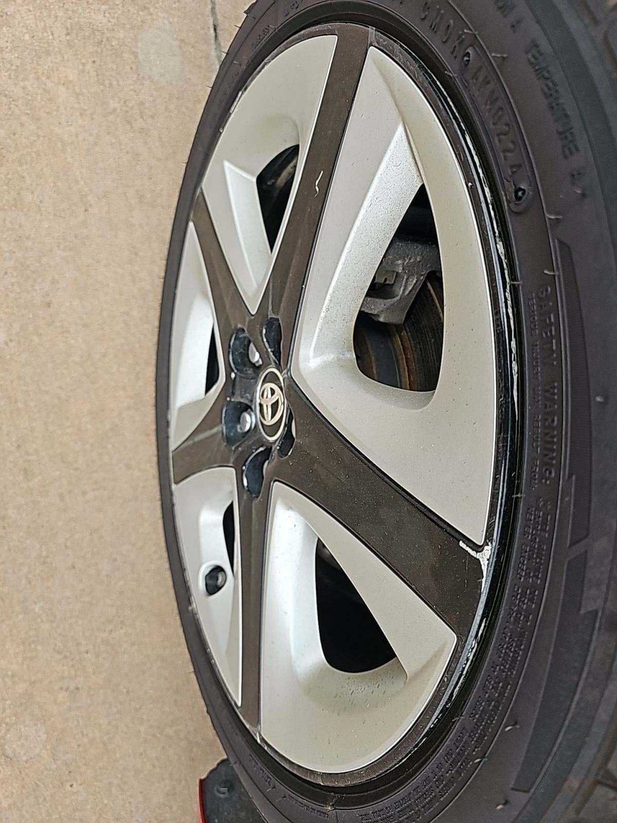 2018 Toyota Prius Four Touring FWD