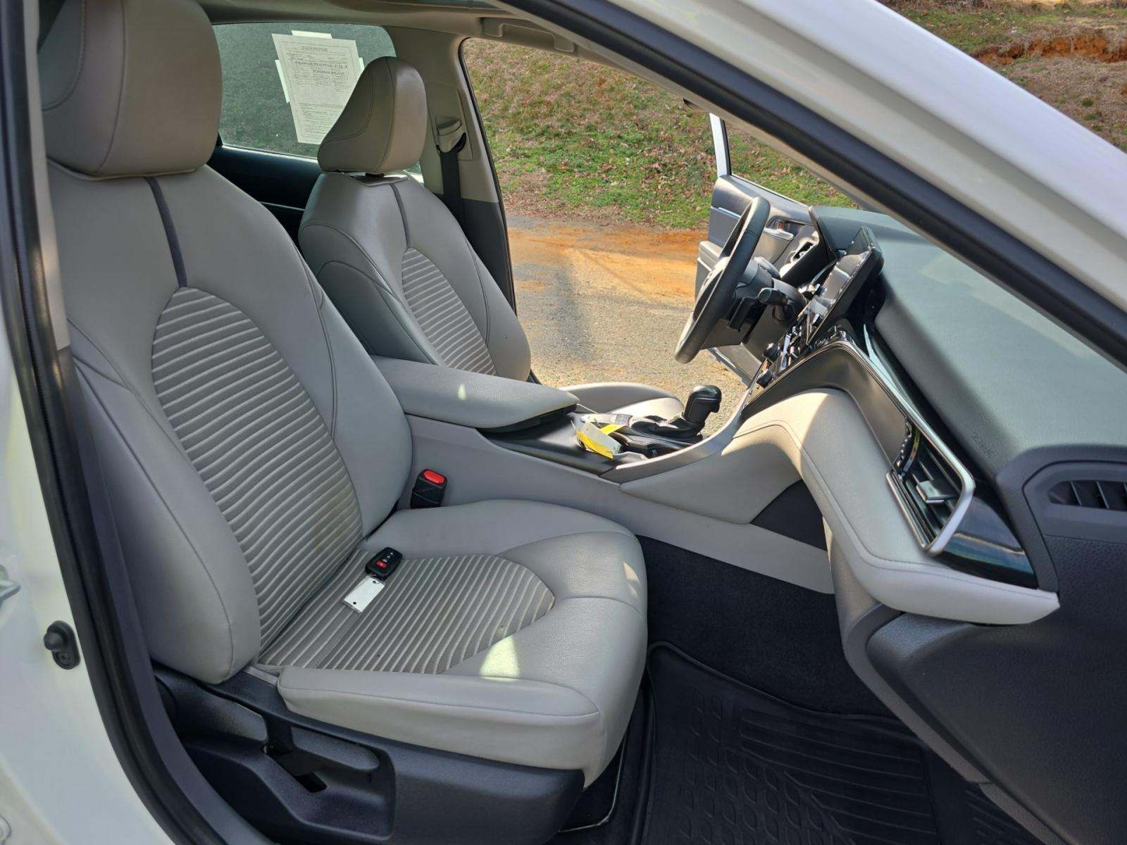 2022 Toyota Camry SE FWD