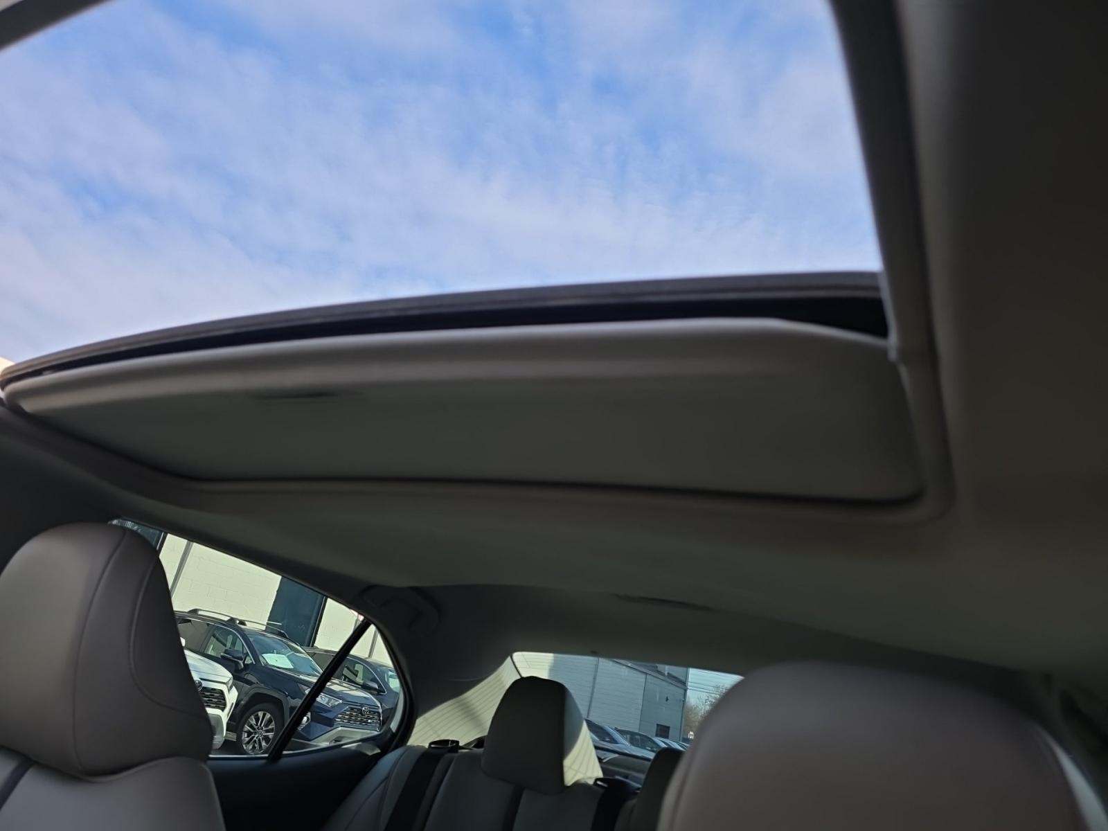 2022 Toyota Camry SE FWD