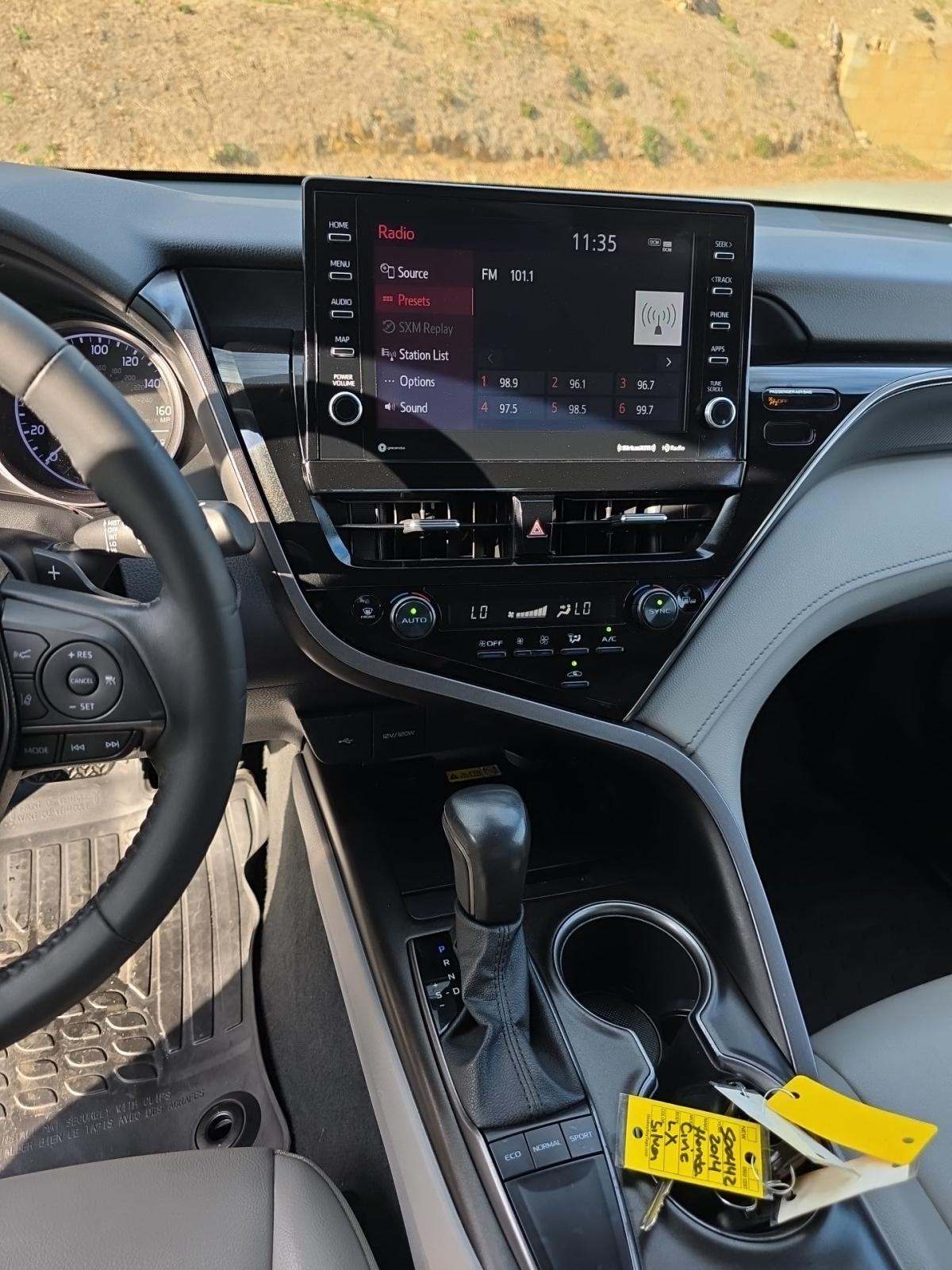 2022 Toyota Camry SE FWD