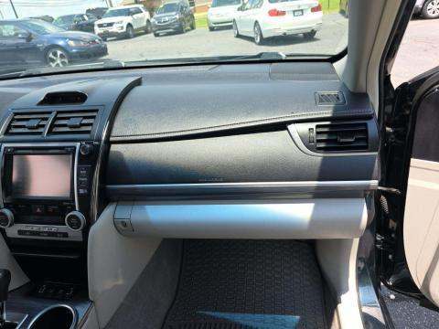 2014 Toyota Camry Hybrid XLE FWD