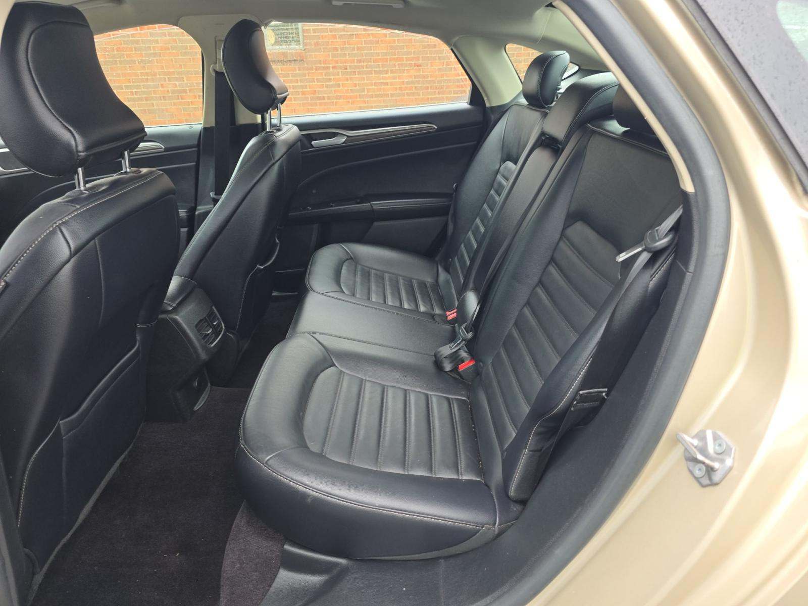 FORD FUSION - 9