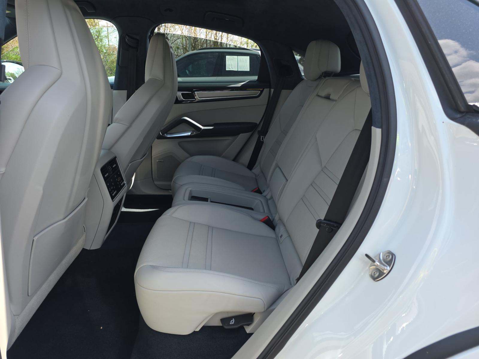 PORSCHE CAYENNE - 9