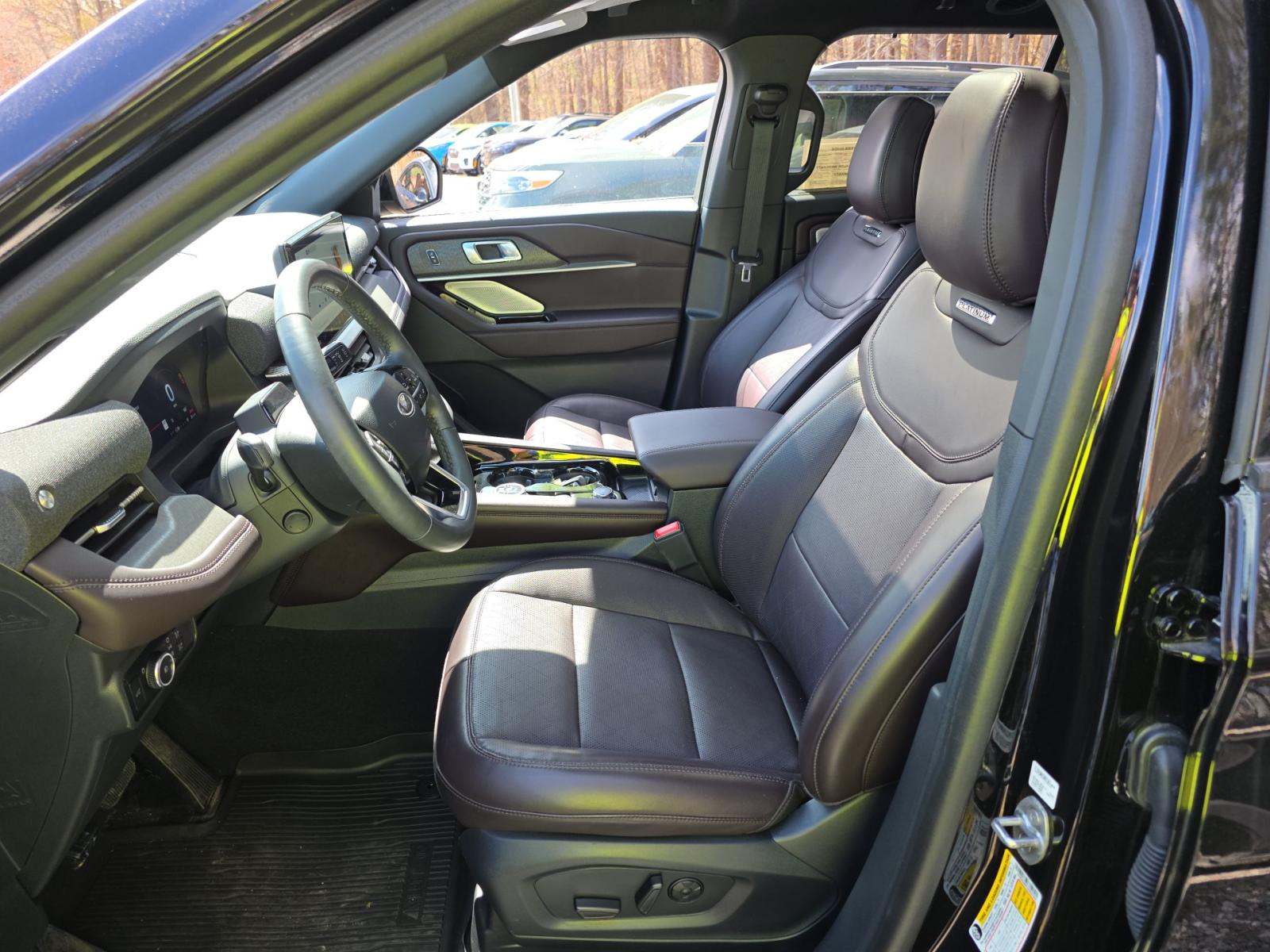 2025 Ford Explorer Platinum AWD