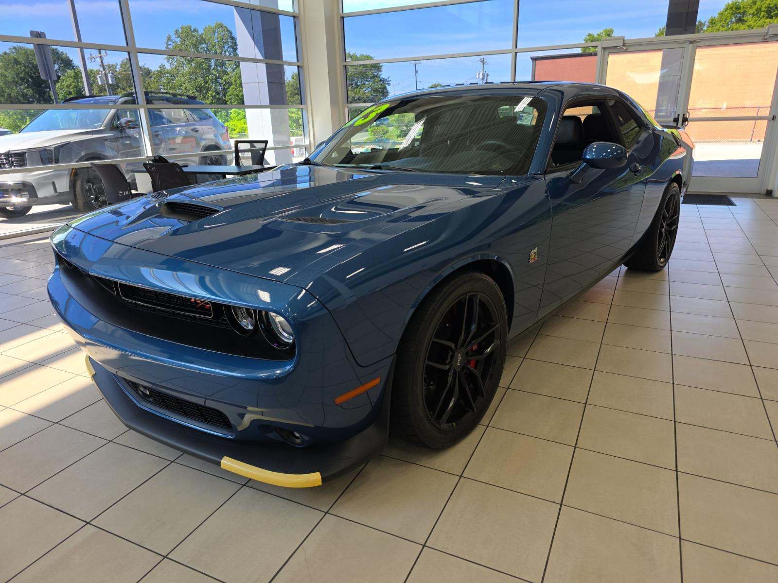 DODGE CHALLENGER - 1