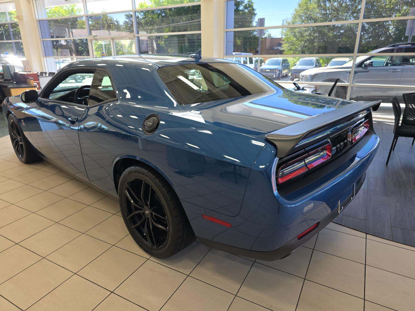 DODGE CHALLENGER - 2