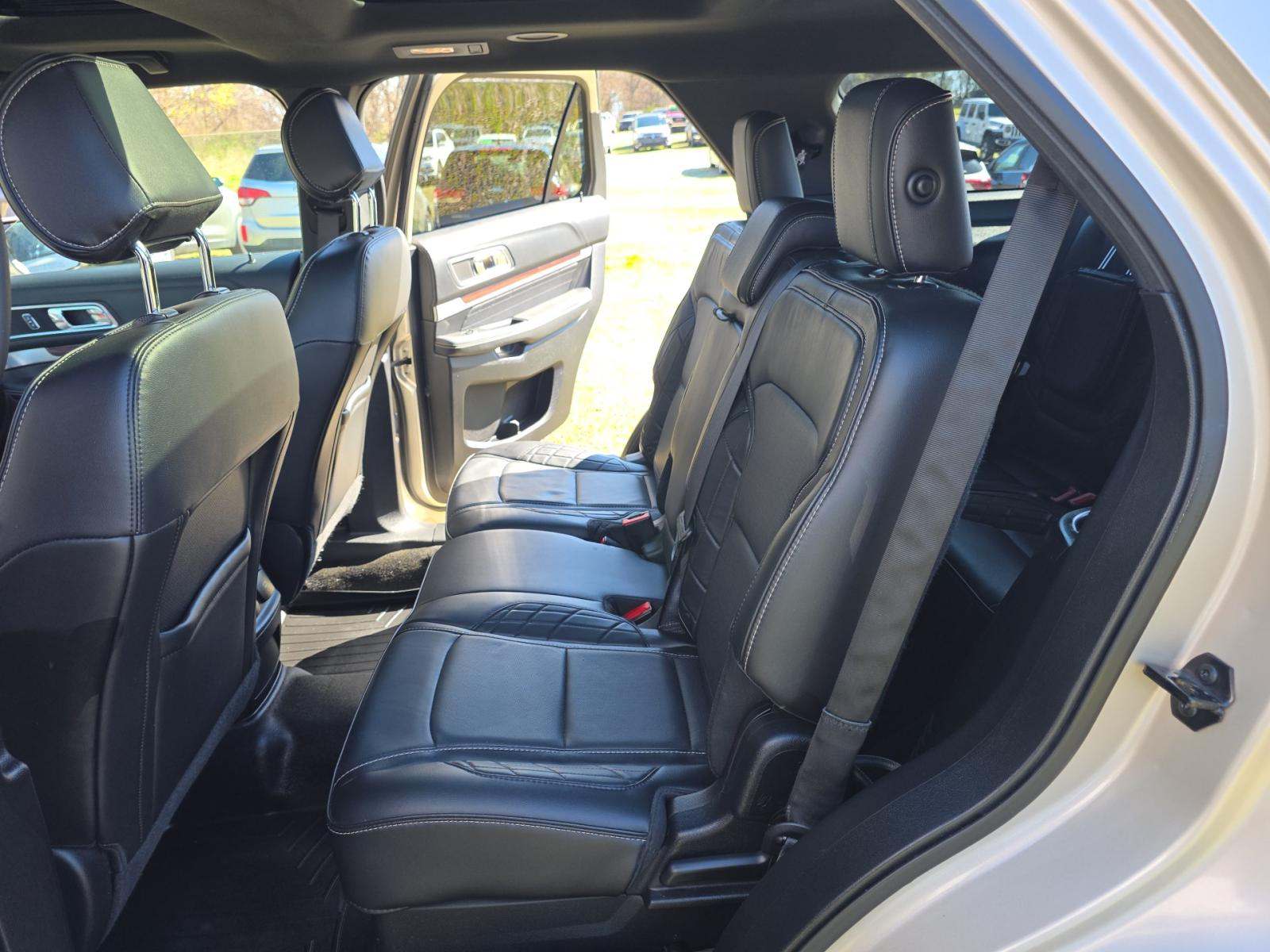 FORD EXPLORER - 9