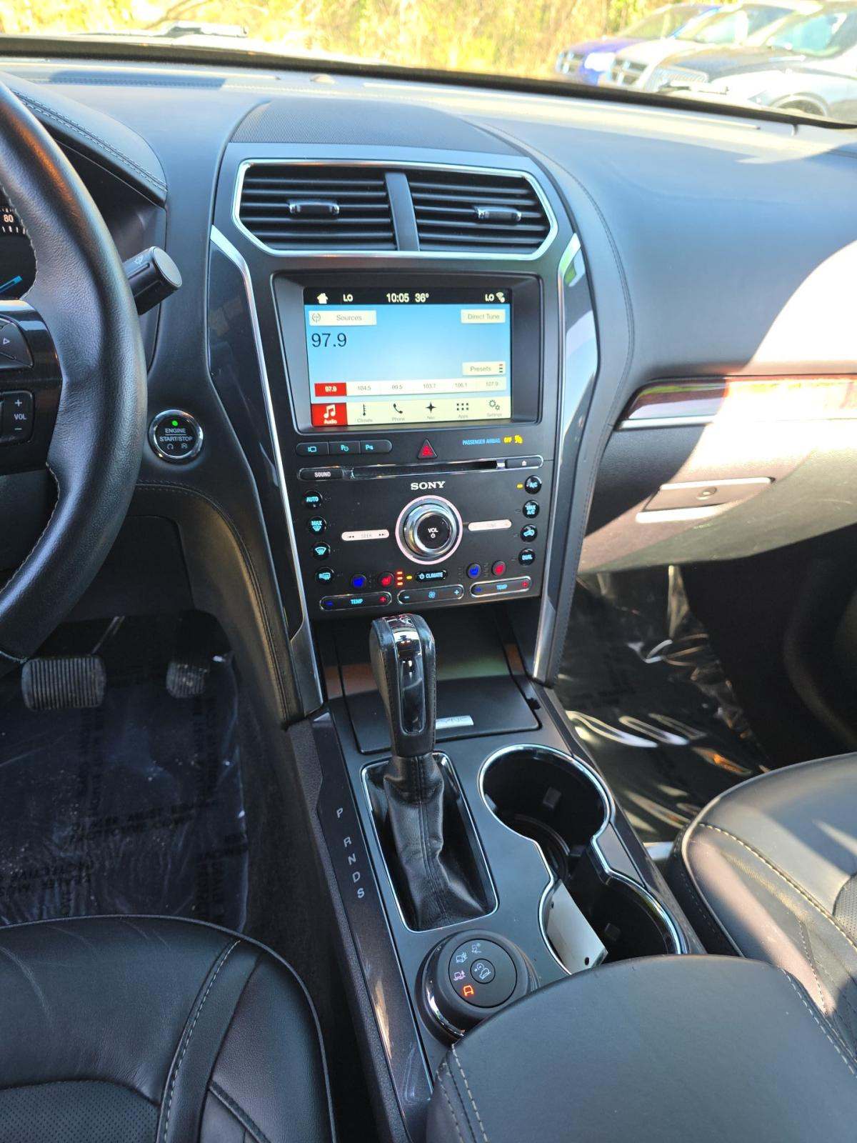 FORD EXPLORER - 6