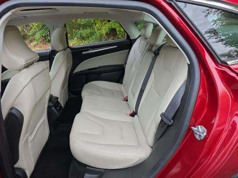 2015 Ford Fusion Hybrid Titanium FWD