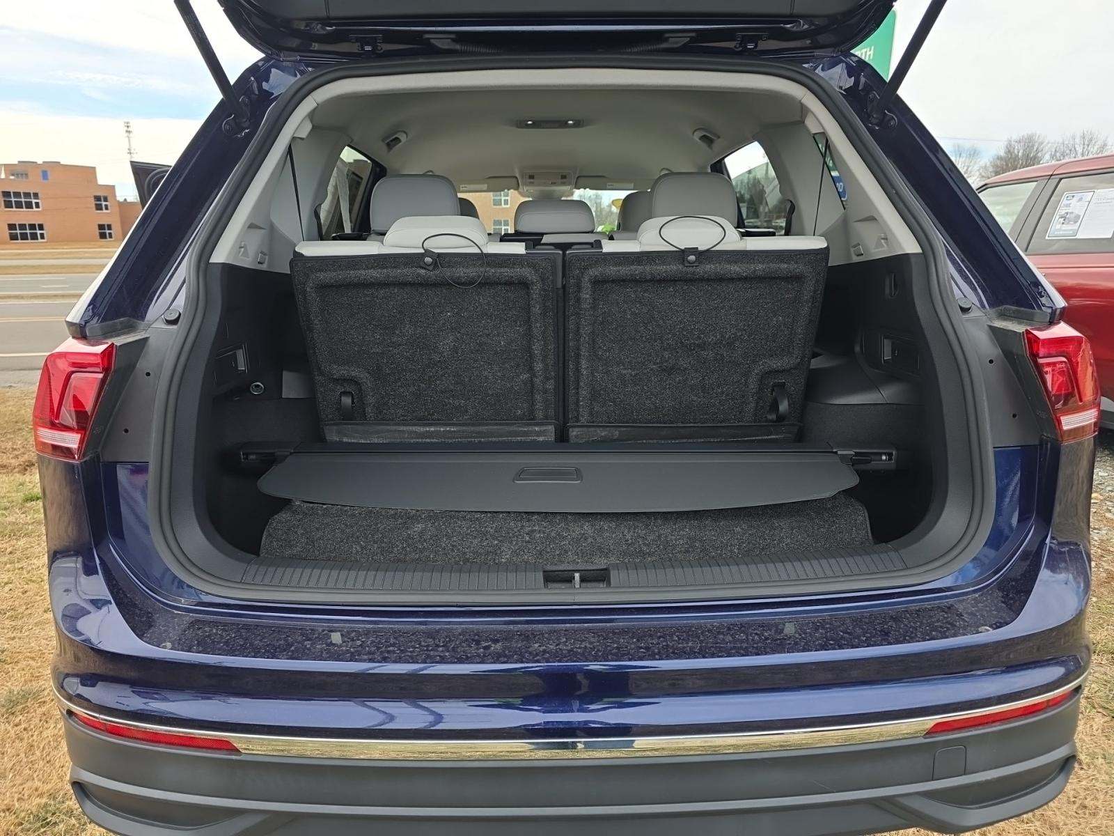 2023 Volkswagen Tiguan 2.0T SE FWD