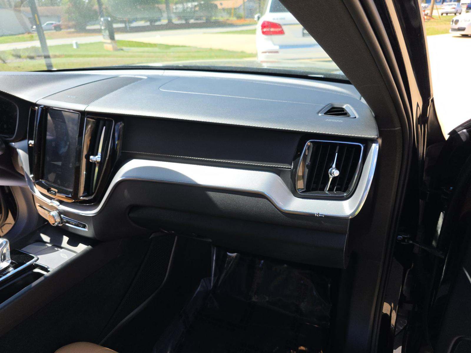 2019 Volvo XC60 Plug-In Hybrid T8 Inscription AWD