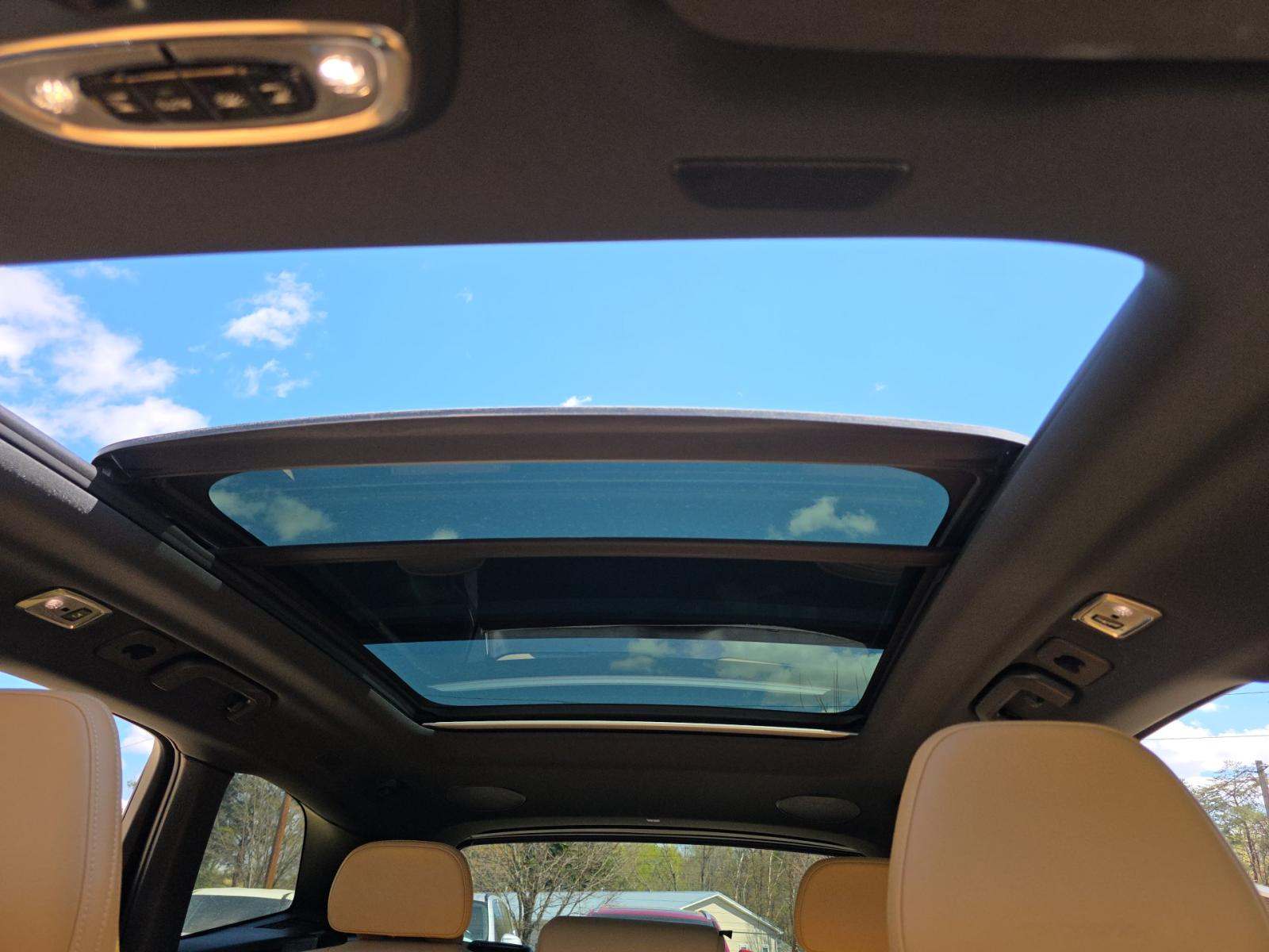 2019 Volvo XC60 Plug-In Hybrid T8 Inscription AWD