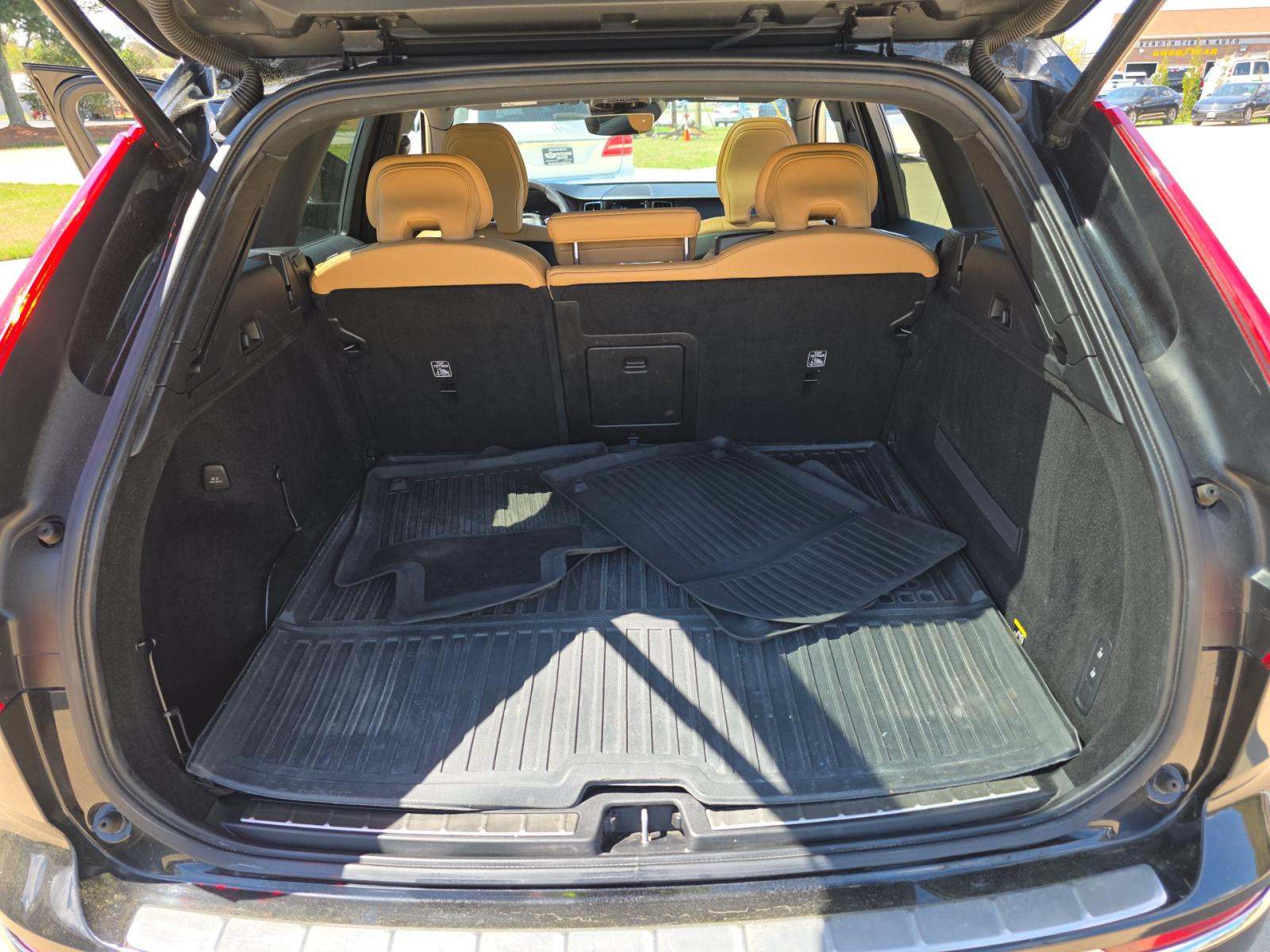 2019 Volvo XC60 Plug-In Hybrid T8 Inscription AWD