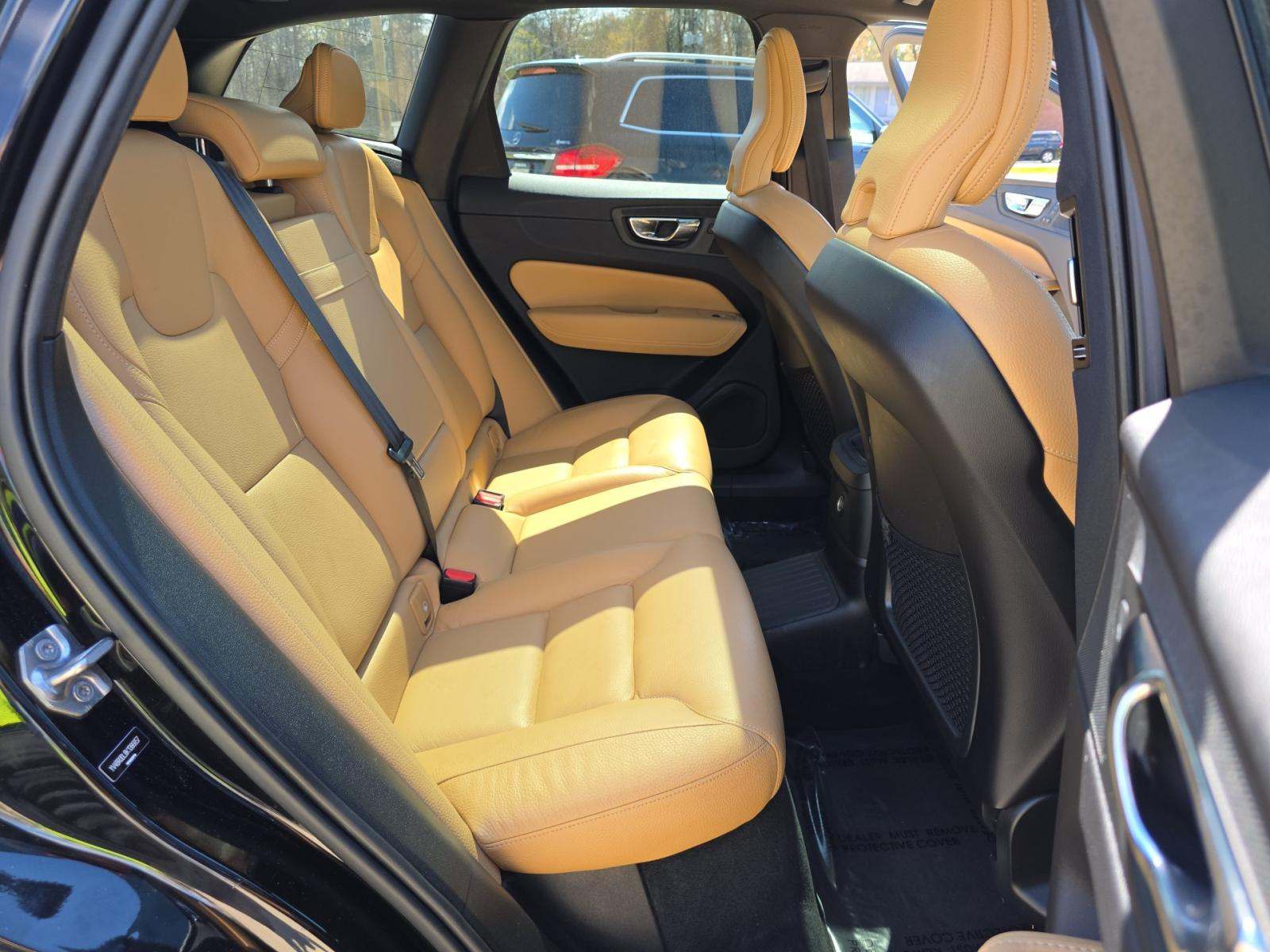 2019 Volvo XC60 Plug-In Hybrid T8 Inscription AWD