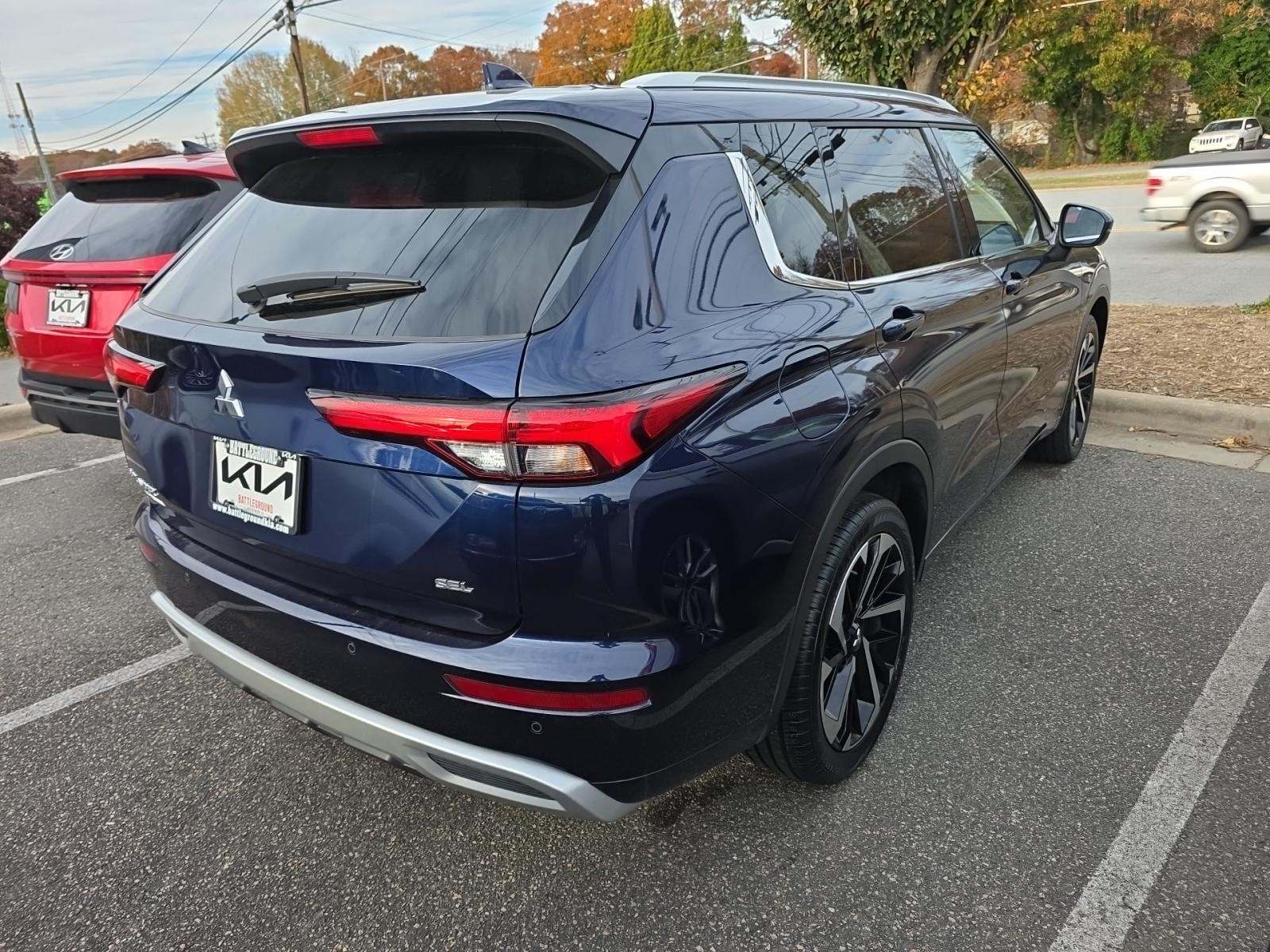 2024 Mitsubishi Outlander SEL FWD