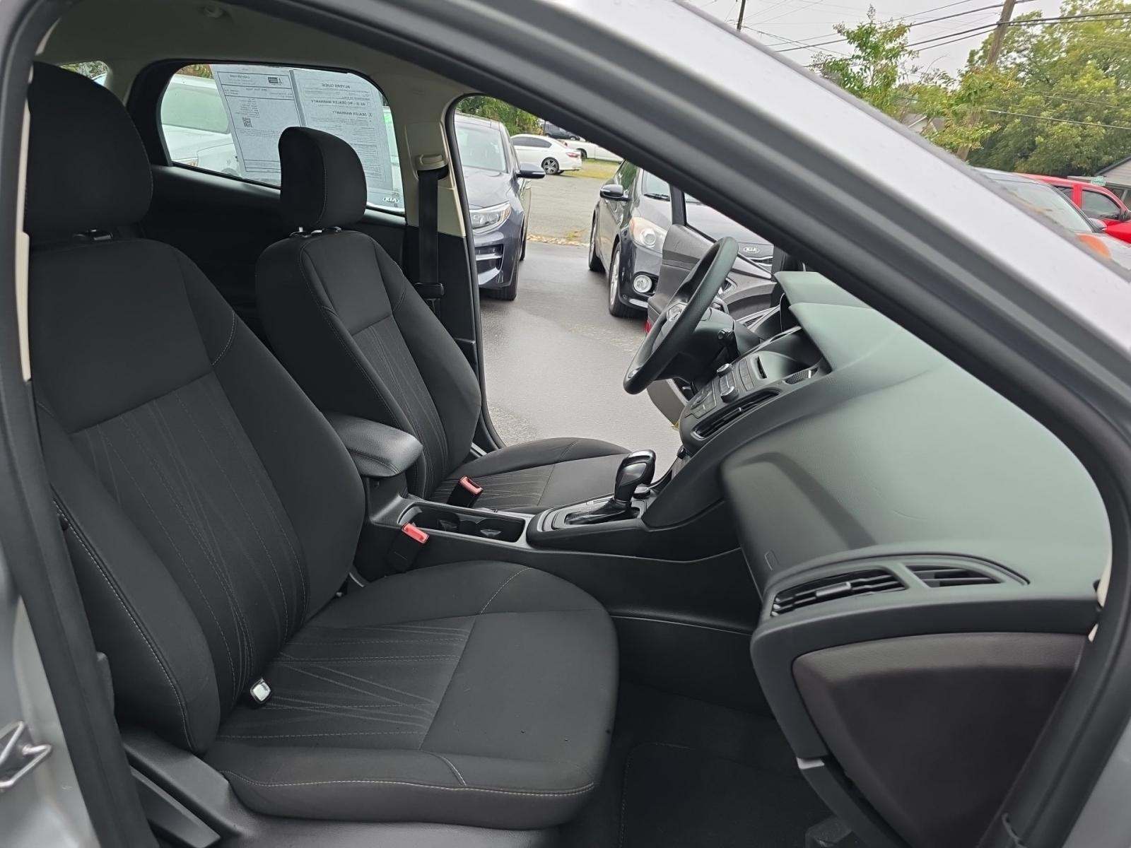 2016 Ford Focus SE FWD