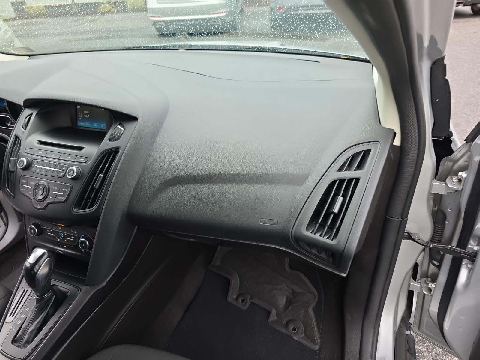 2016 Ford Focus SE FWD