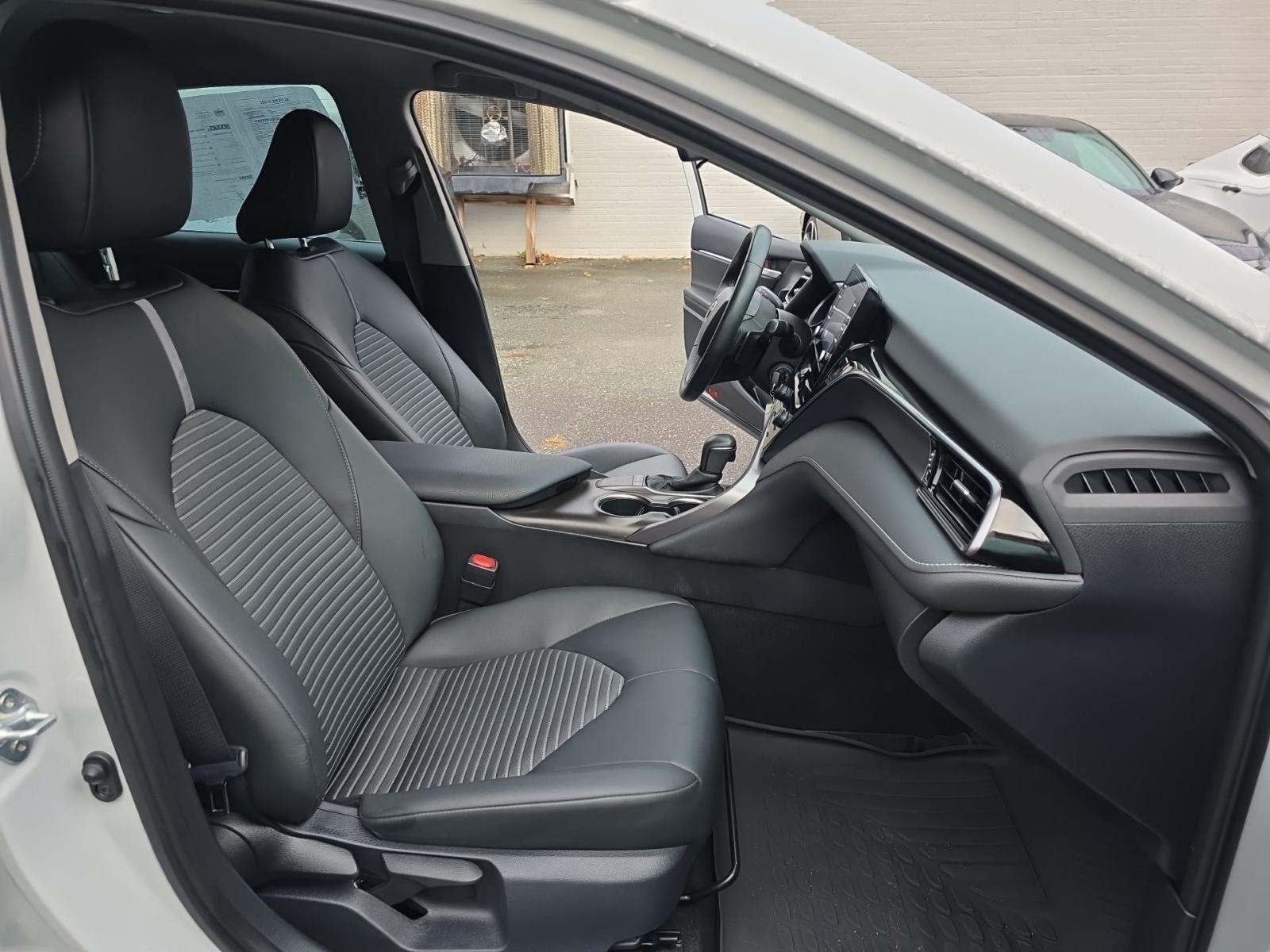 2023 Toyota Camry SE FWD