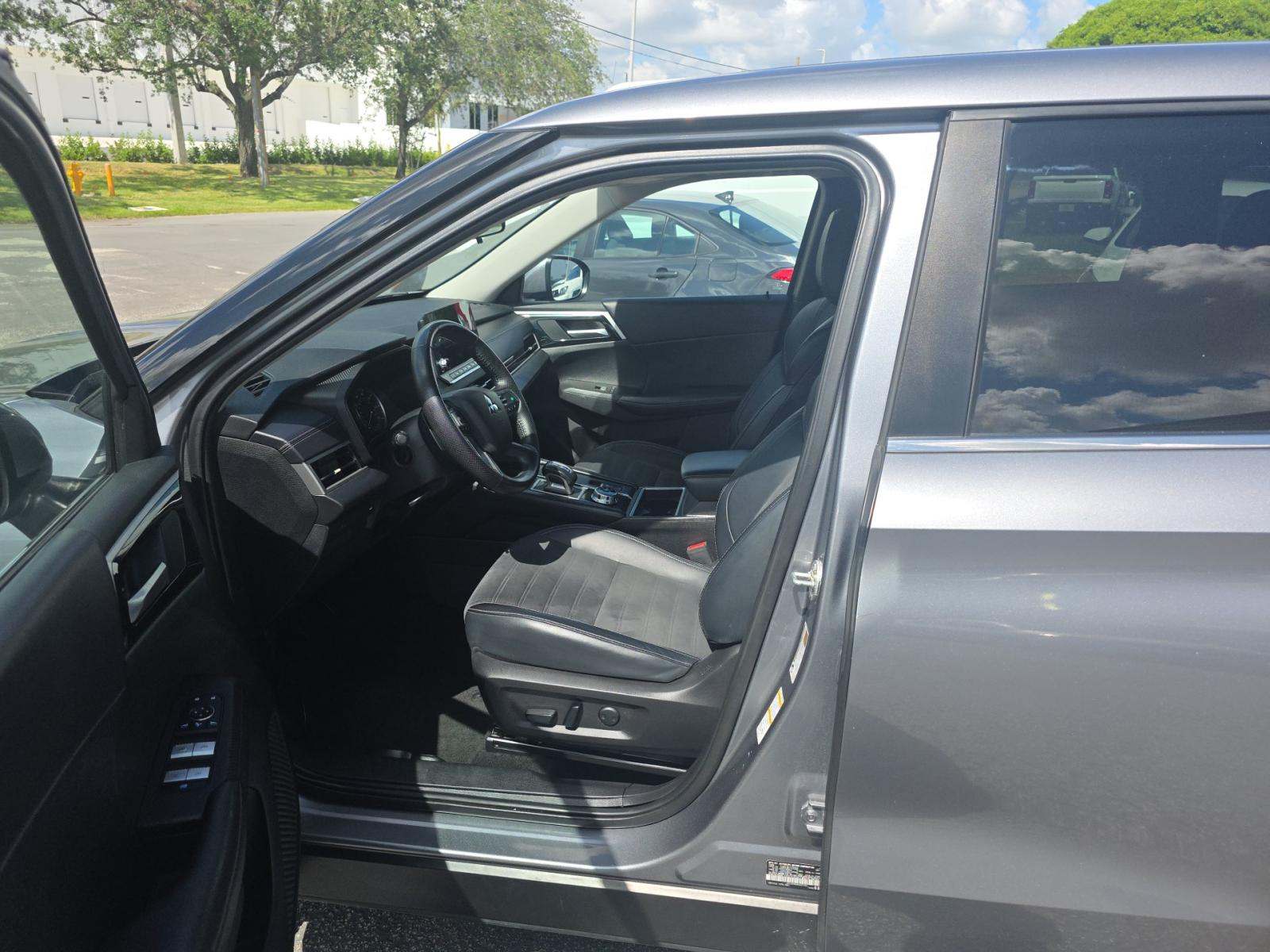 2024 Mitsubishi Outlander SE FWD