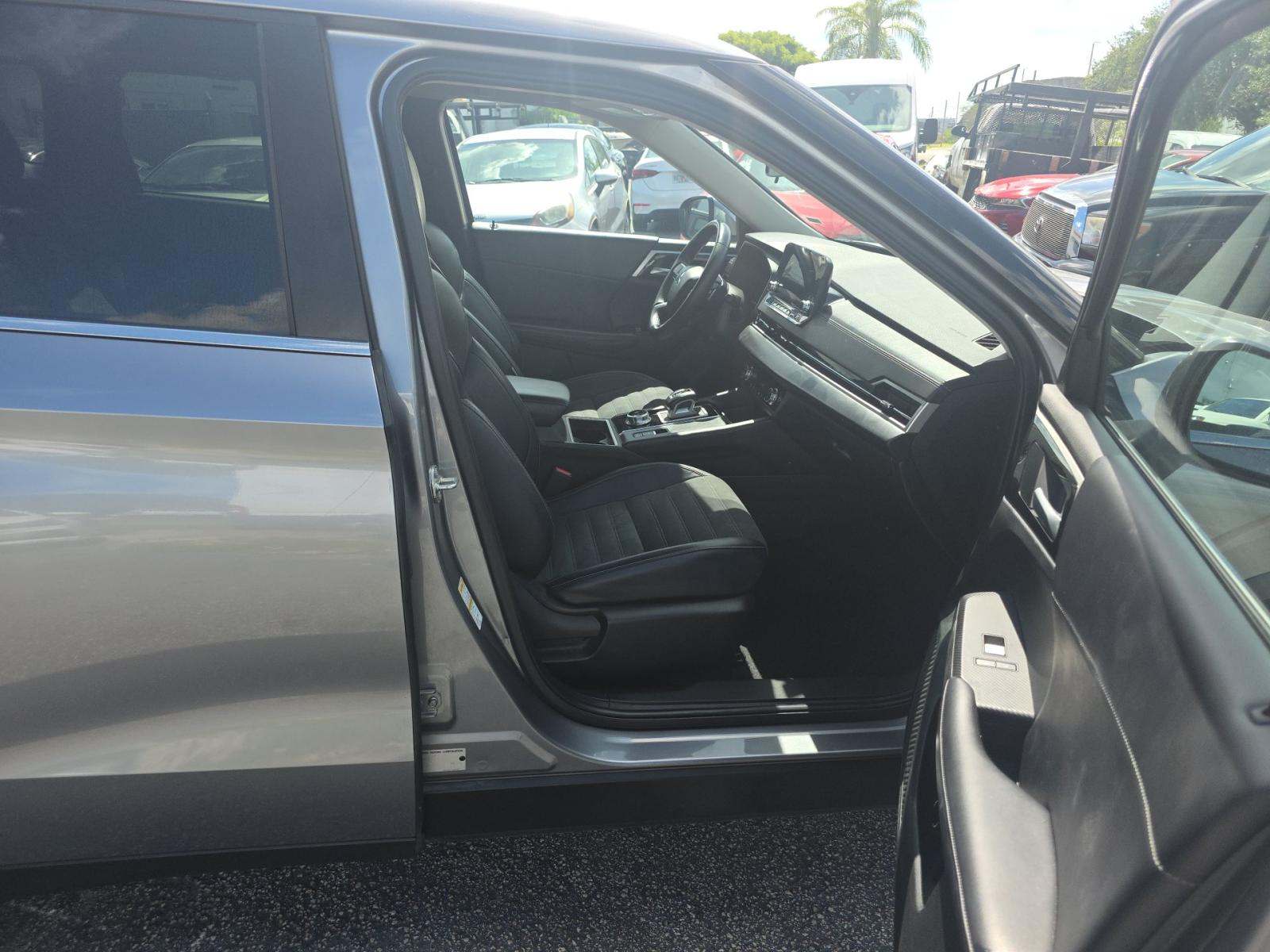 2024 Mitsubishi Outlander SE FWD