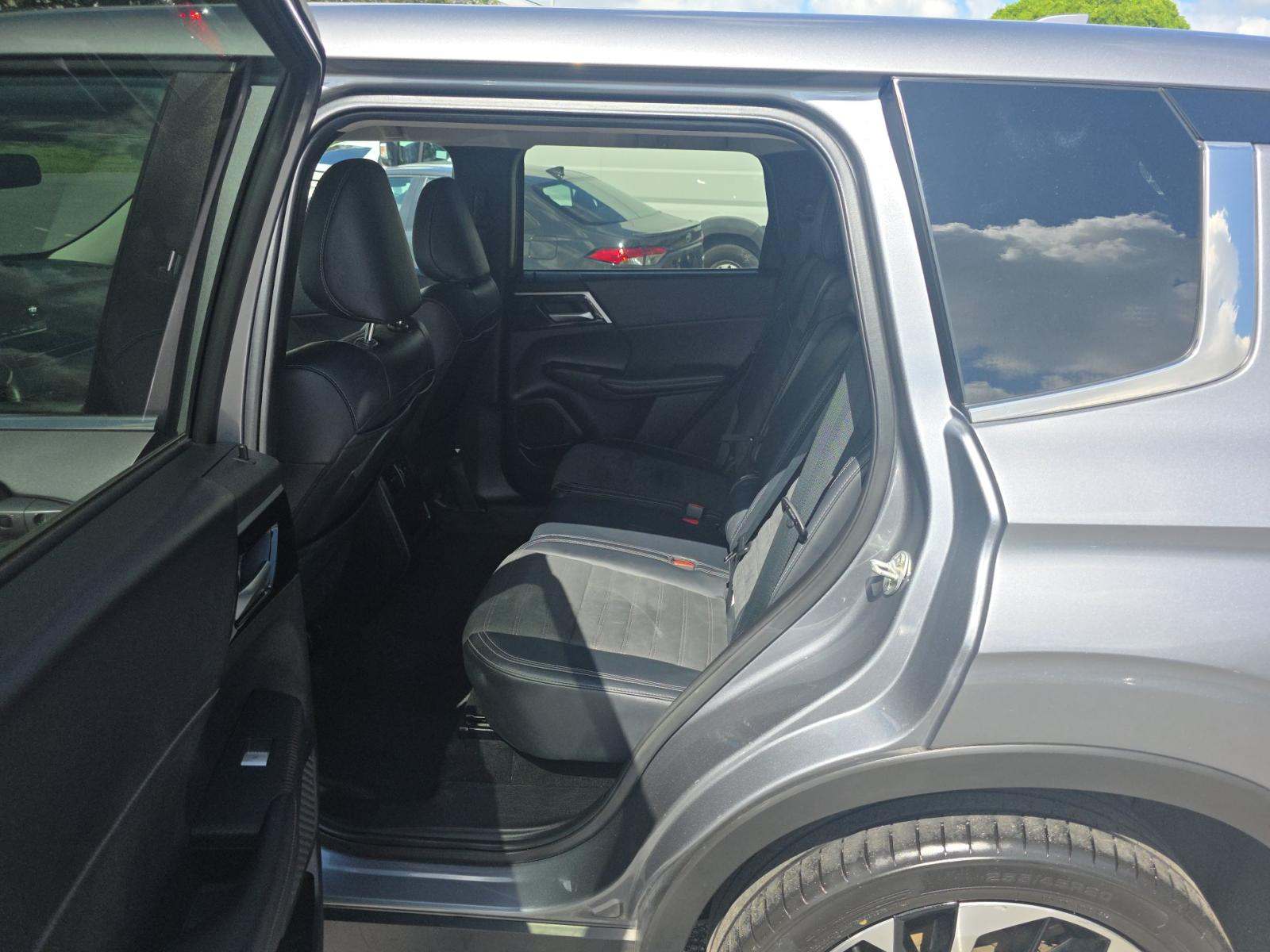 2024 Mitsubishi Outlander SE FWD