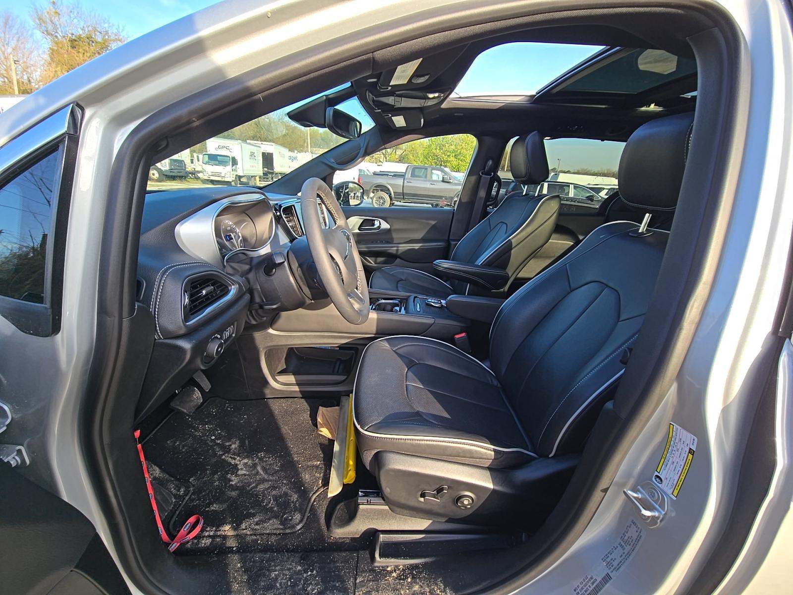 2026 Chrysler Pacifica Limited FWD